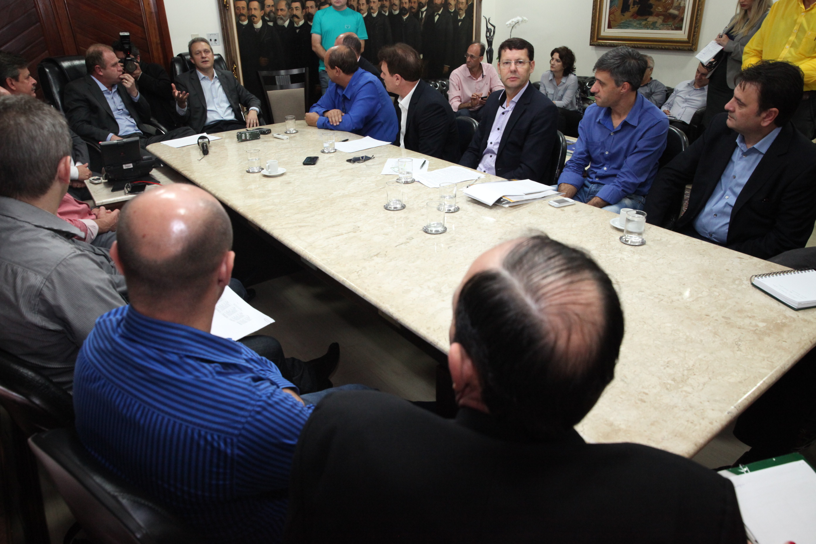 Presidente da Alesc - Gelson Merisio - anuncia alteração no recolhimento do ICMS de produtos alimentícios. Foto: Fábio Queiroz / Agência AL
