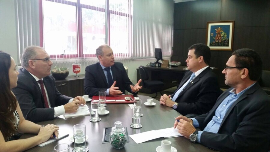 Deputado rodrigo Minotto e o secretário Carlos Virmond Vieira