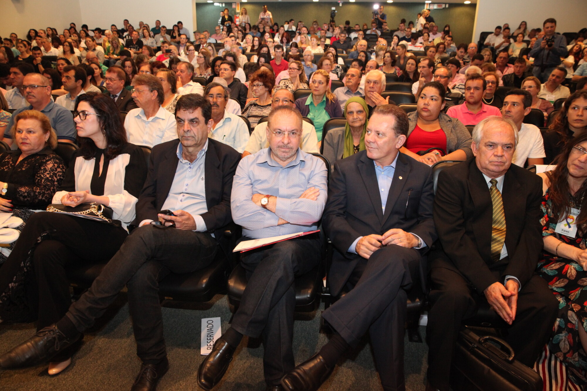 Auditório lotado no seminário sobre a fosfoetanolamina