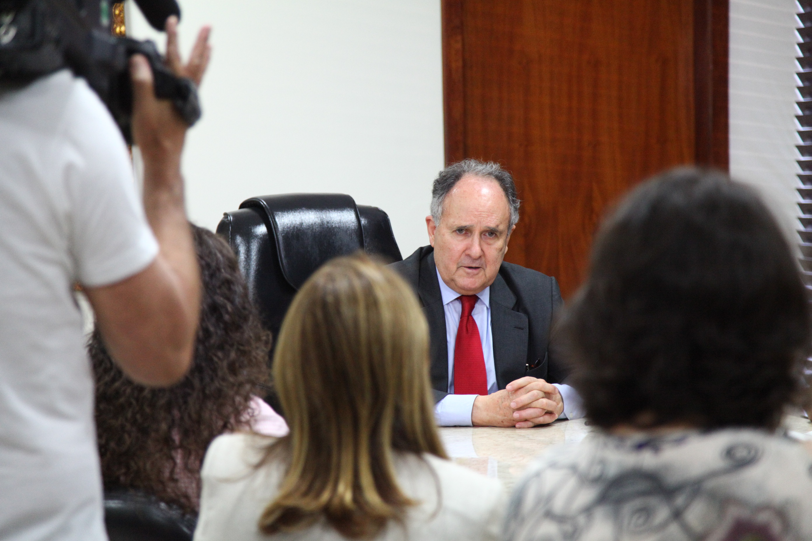Entrevista - Senador Cristovão Buarque (PDT-DF)