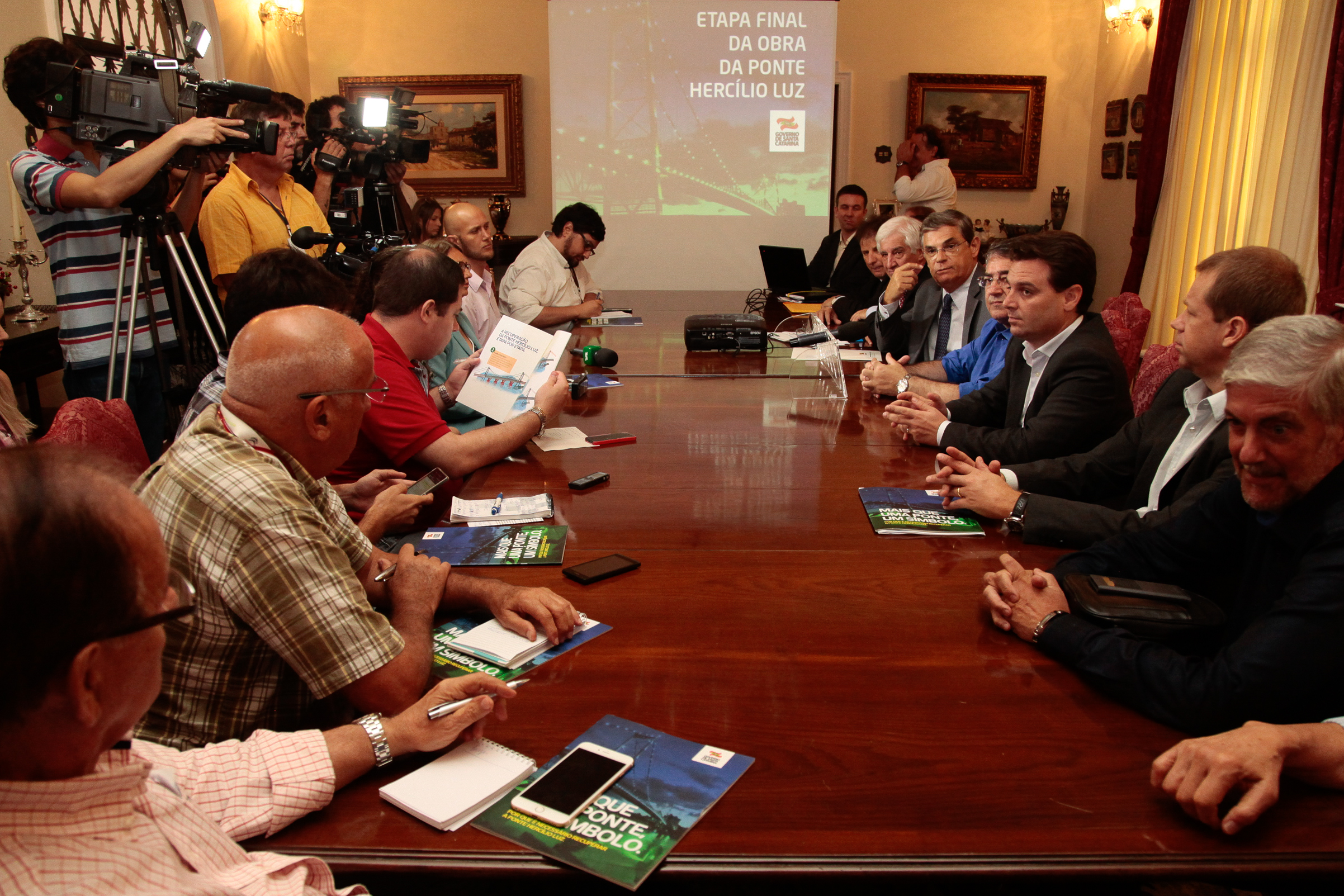 Coletiva sobre a restauração da Ponte Hercílio Luz. Foto: Miriam Zomer/Agência AL