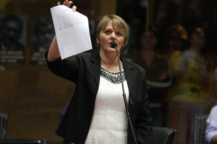 Deputada Luciane Carminatti