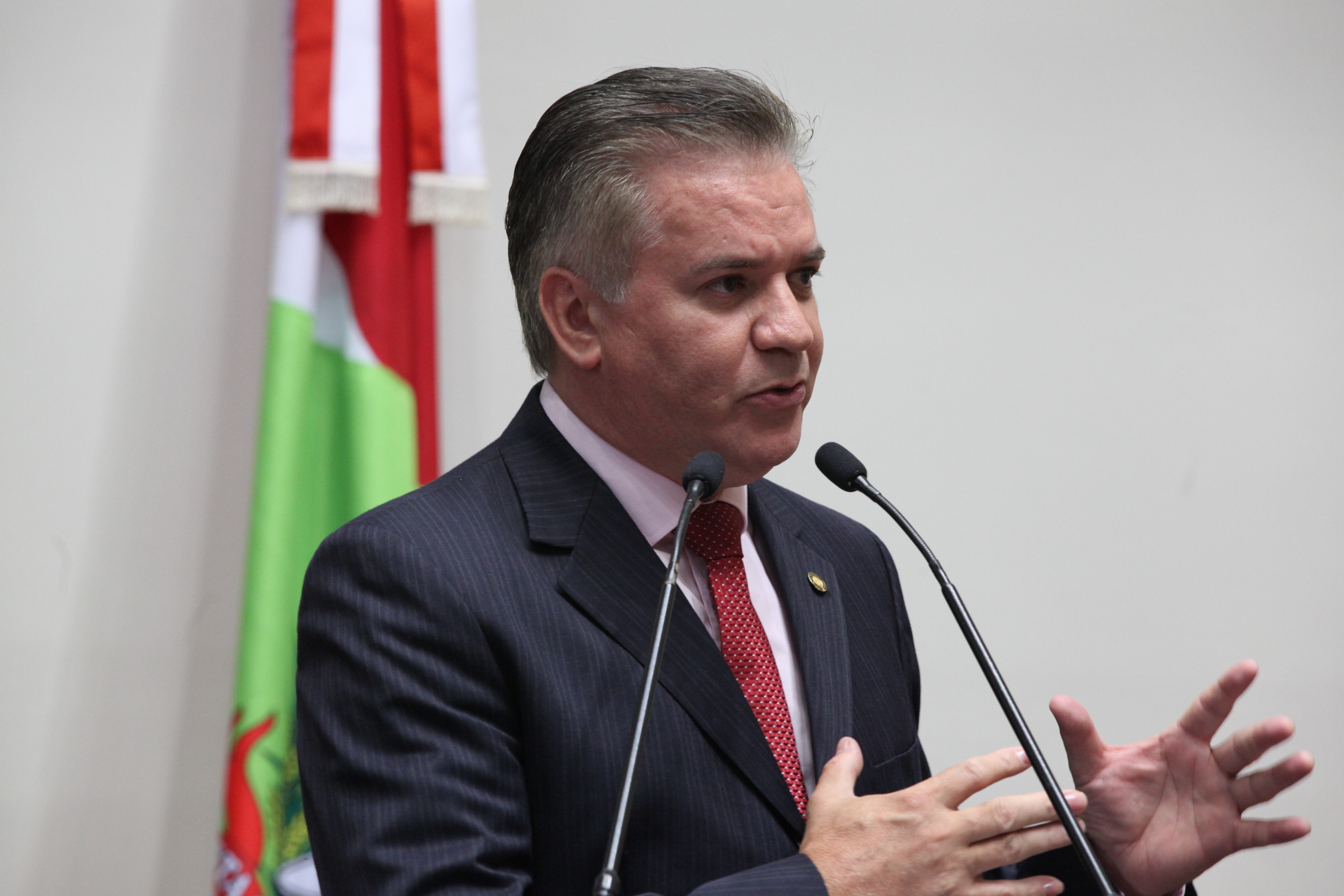 Sessão Ordinária da Assembleia Legislativa do Estado de Santa Catarina. Deputado César Valduga (PCdoB)