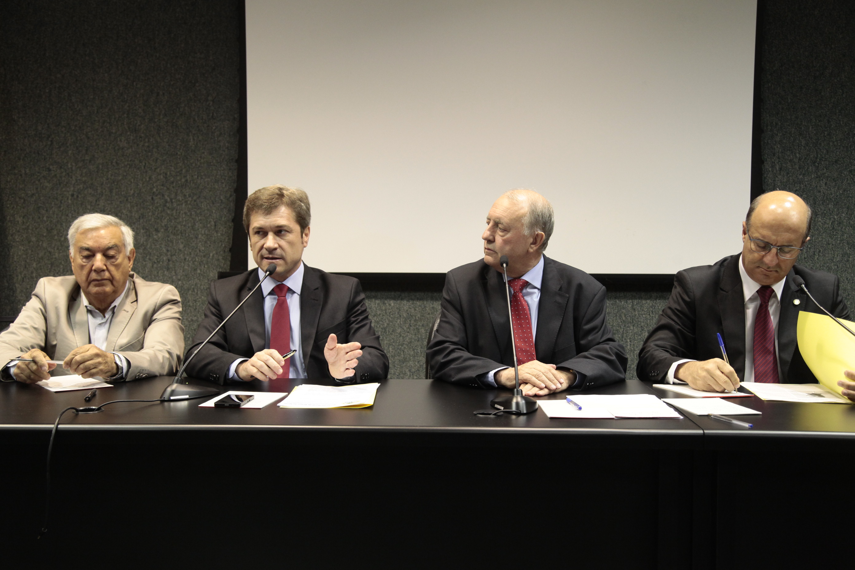 Reunião de emergência com o objetivo de debater o atual contexto da Suinocultura e do Milho no Estado de Santa Catarina.