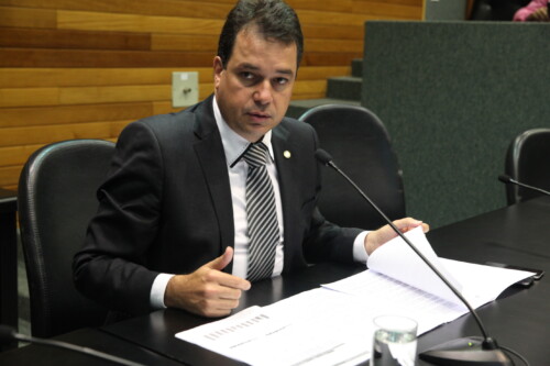 Proposta de Rodrigo Minotto proíbe cobrança de tarifa mínima de água e energia