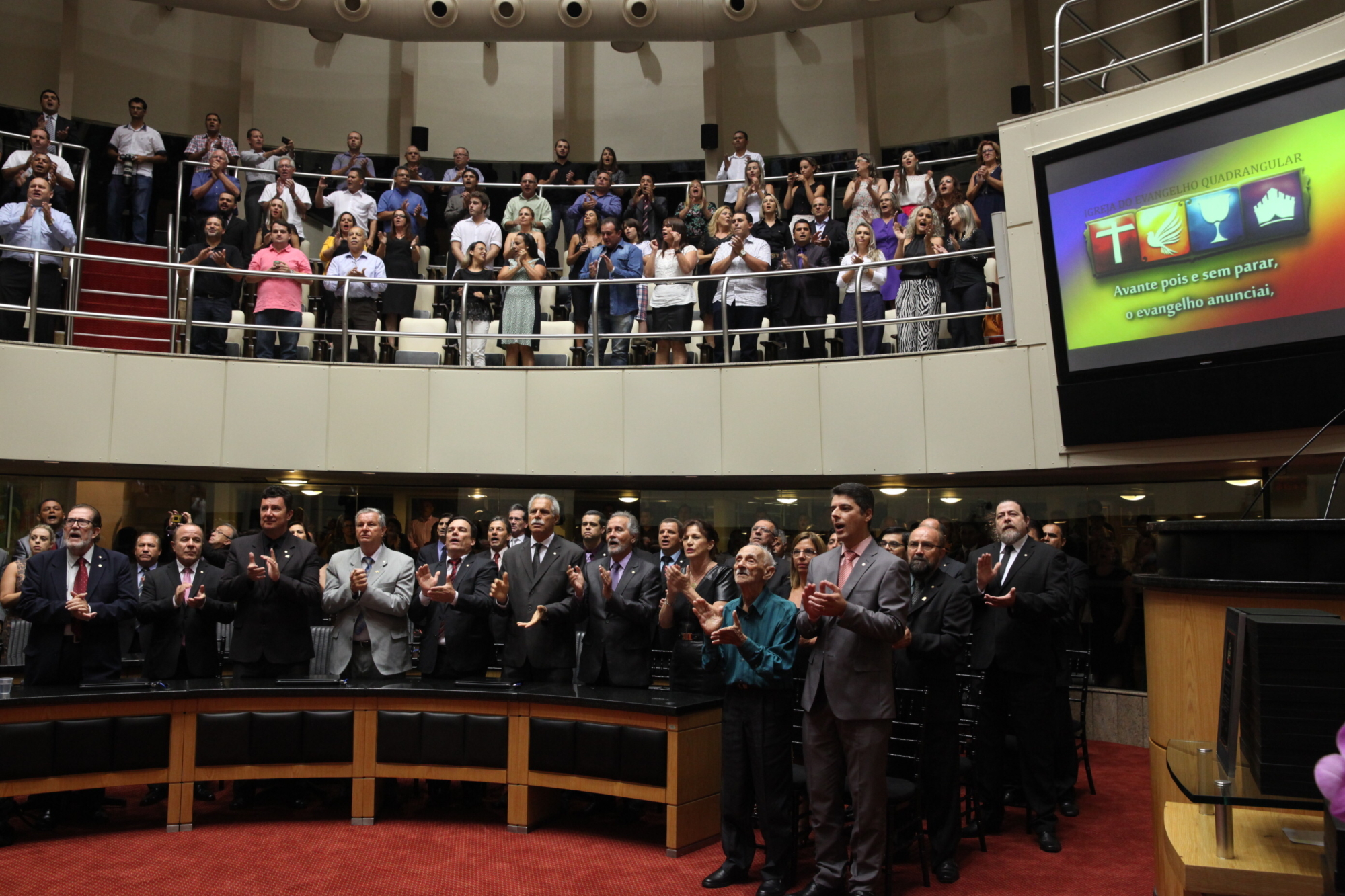 Sessão comemora 64 anos da Igreja do Evangelho Quadrangular