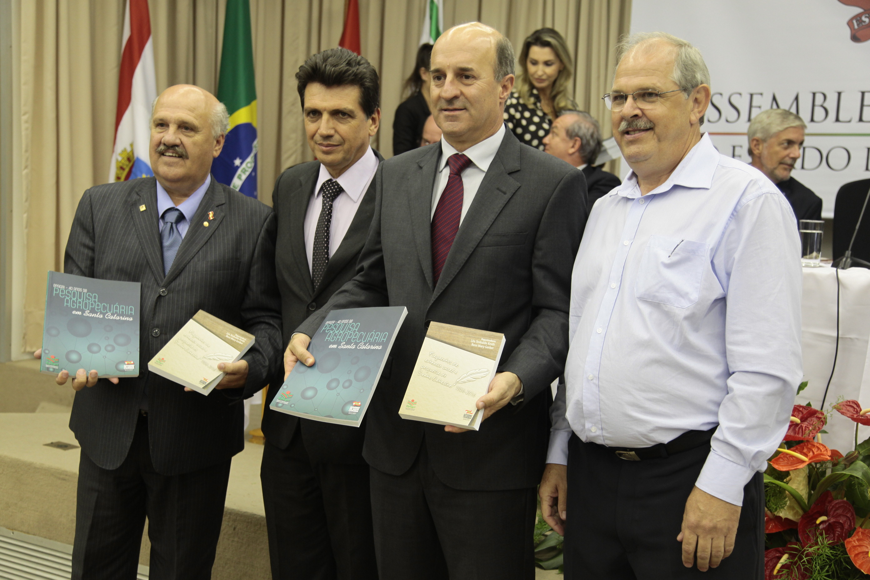 Sessão Solene em comemoração aos 60 anos do serviço de extensão rural e pesqueiro e 40 anos de pesquisa agropecuária da Epagri.