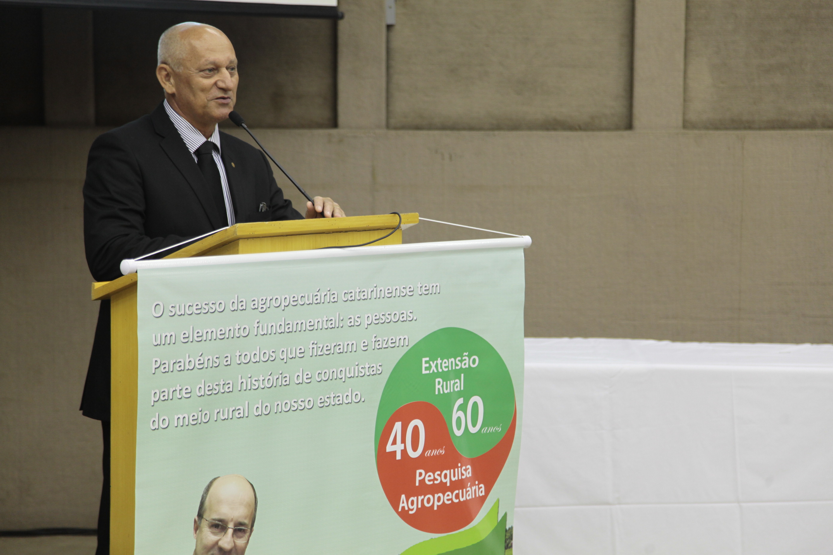 Sessão Solene em comemoração aos 60 anos do serviço de extensão rural e pesqueiro e 40 anos de pesquisa agropecuária da Epagri.