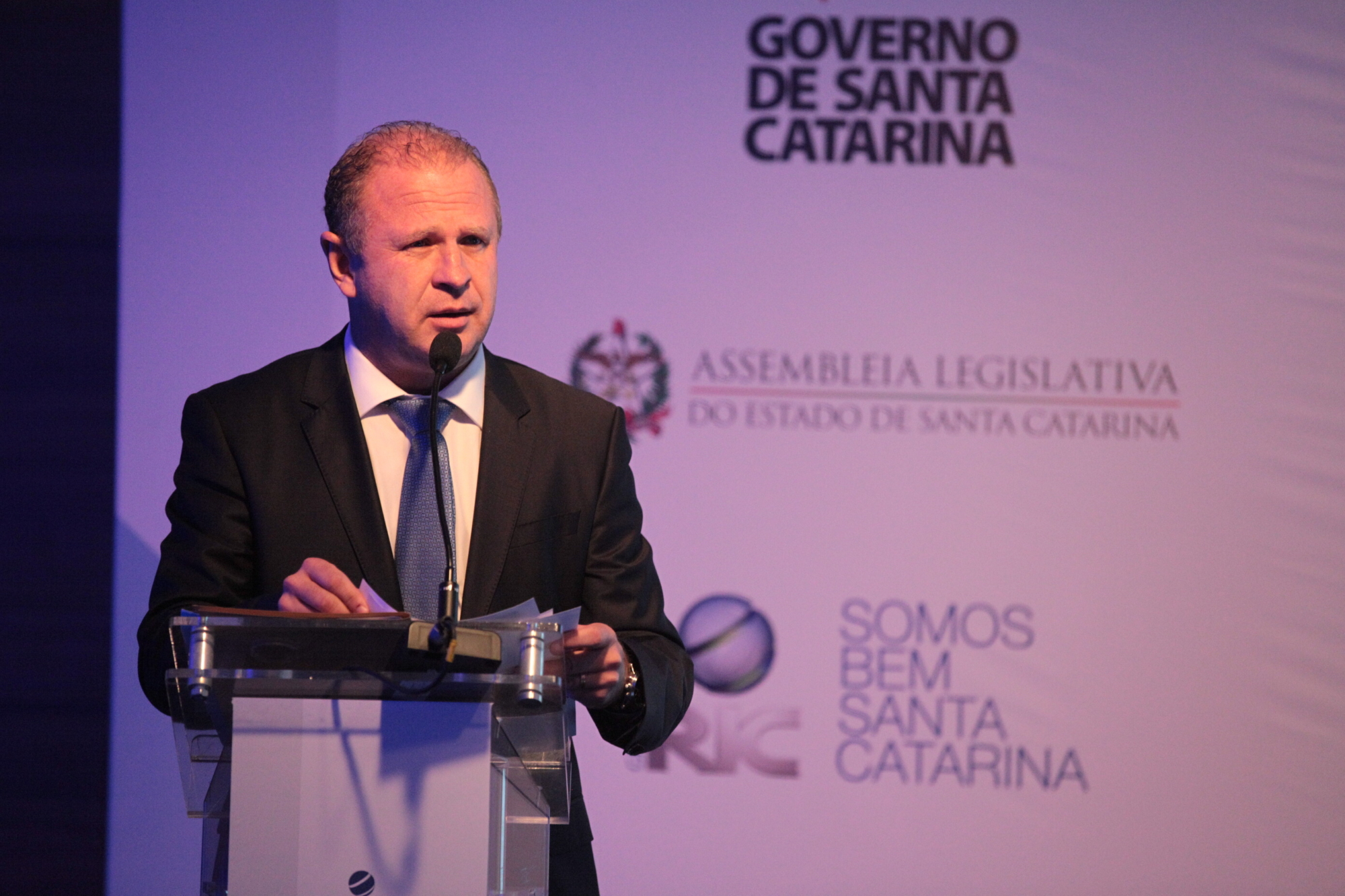 Merisio palestra sobre desafios da economia em evento na Fiesc