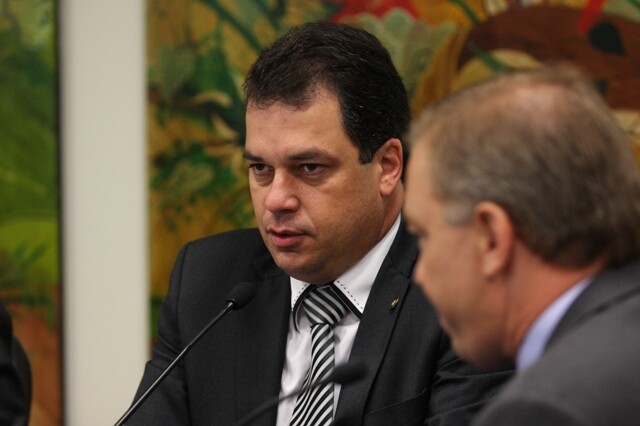 Minotto pede instalação dos Correios em seis municípios