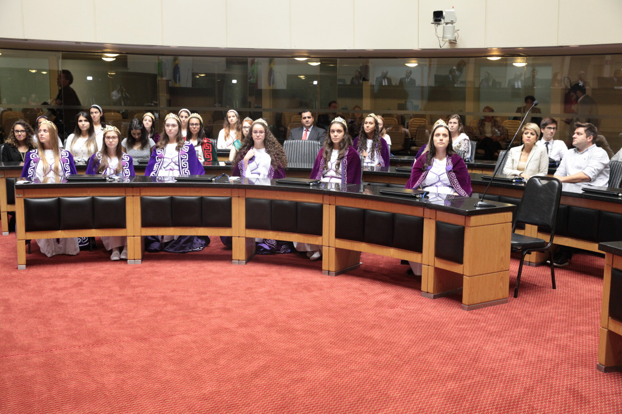 Sessão solene homenageou Filhas de Jó, ordem apoiada pela maçonaria, composta por jovens lideranças femininas