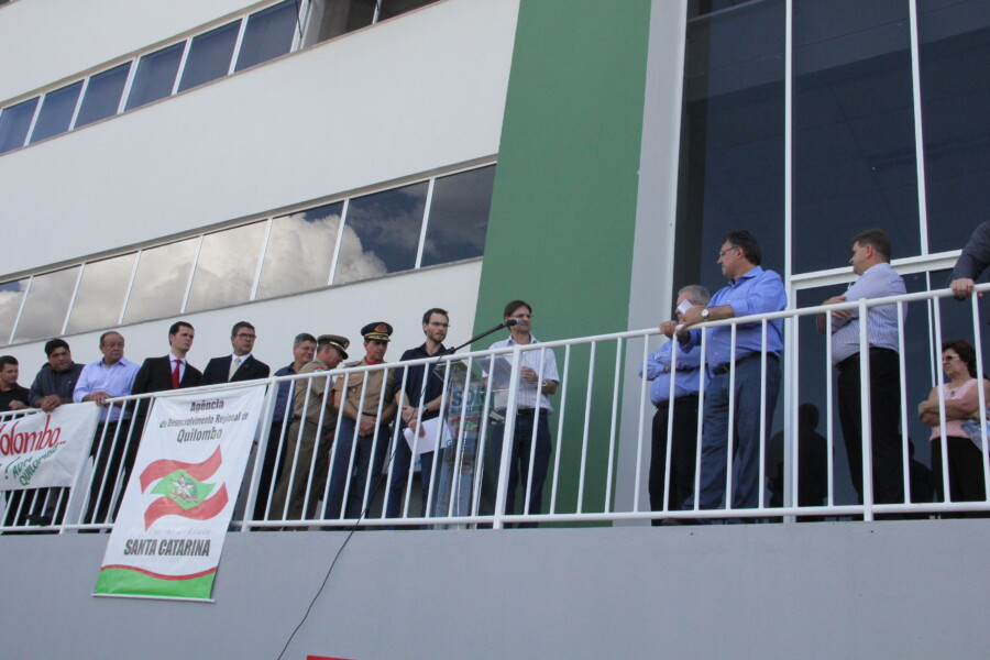 Deputado Neodi Saretta na inauguração em Quilombo