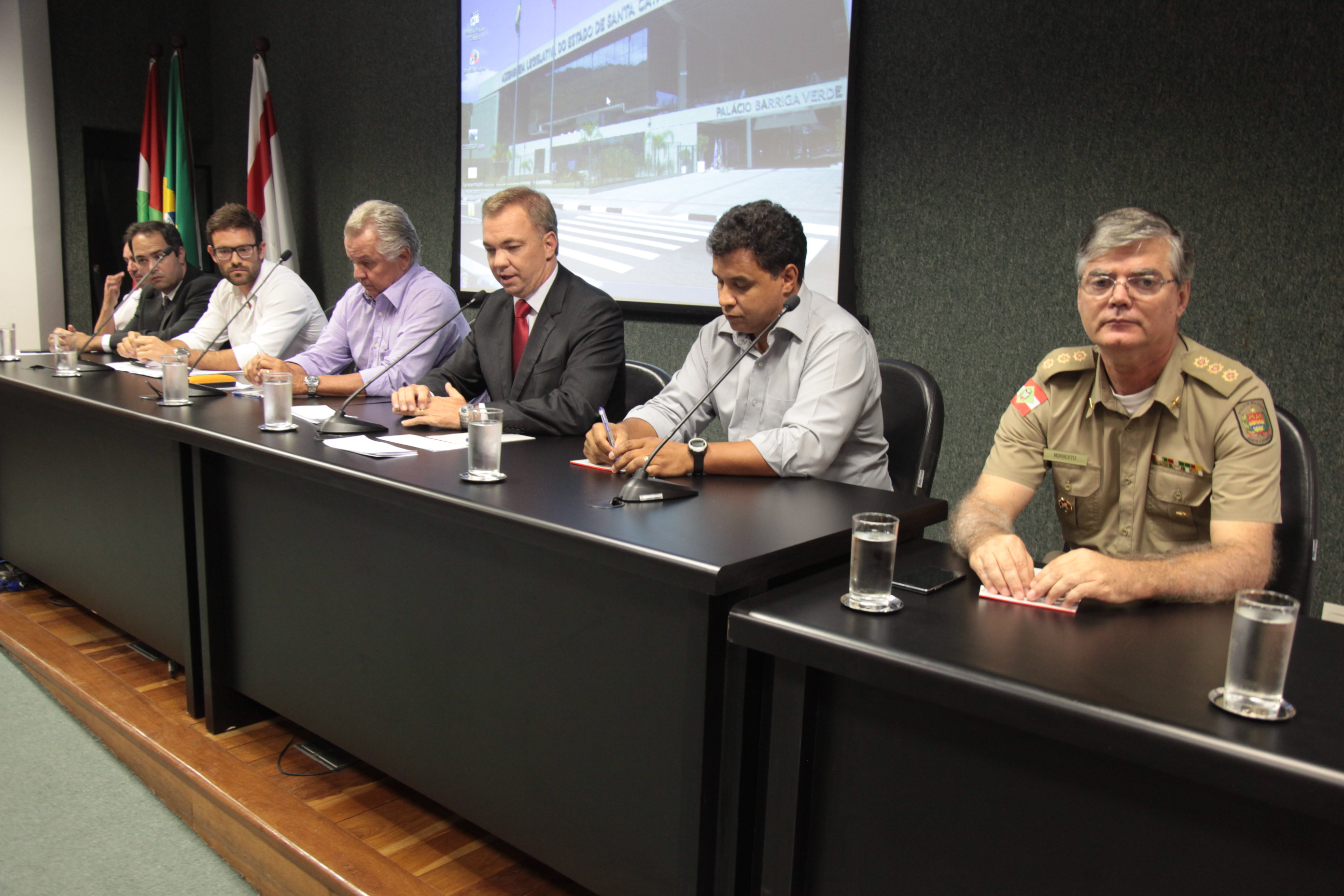 Audiência Pública sobre as obras de acesso ao Aeroporto Hercílio Luz.