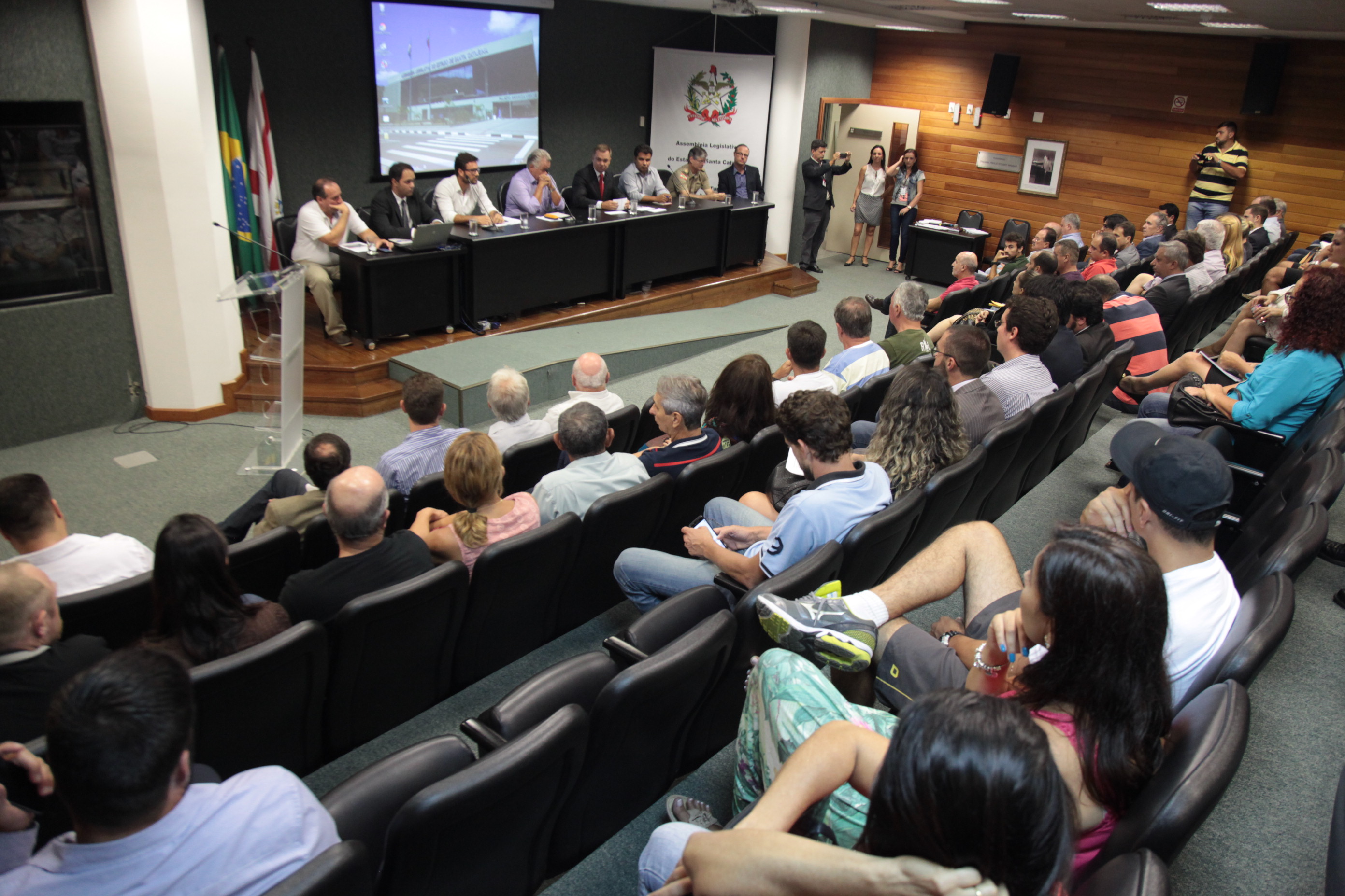 Audiência Pública sobre as obras de acesso ao Aeroporto Hercílio Luz.