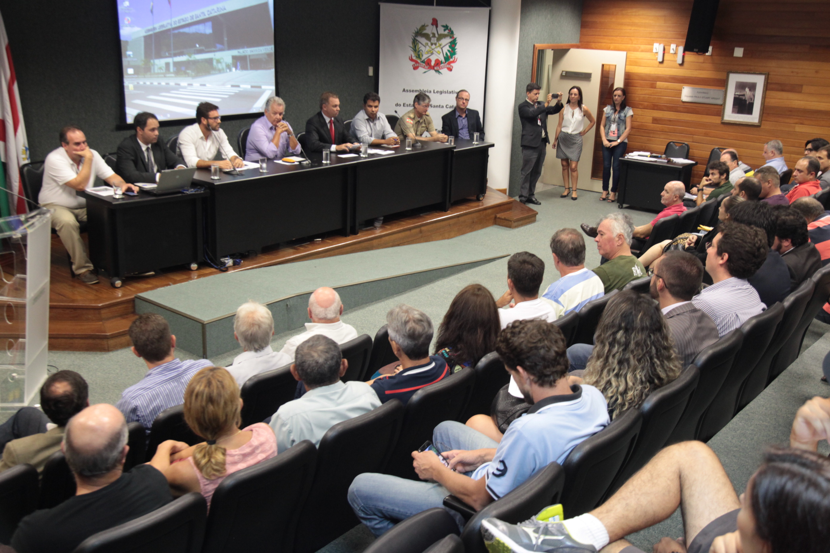 Audiência Pública sobre as obras de acesso ao Aeroporto Hercílio Luz.