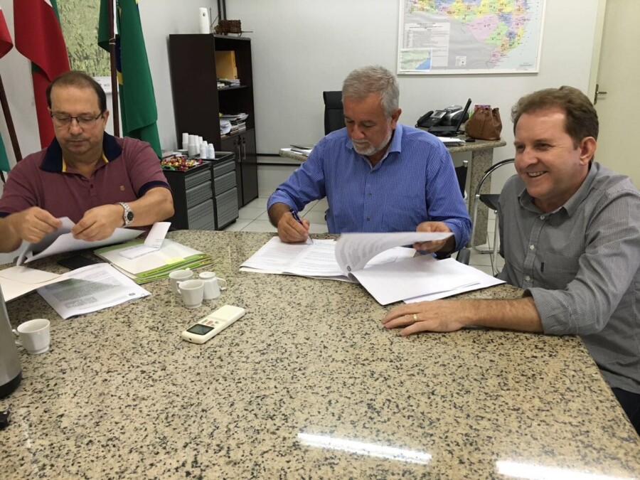 Deputado Valmir Comin e lideranças de Cocal do Sul