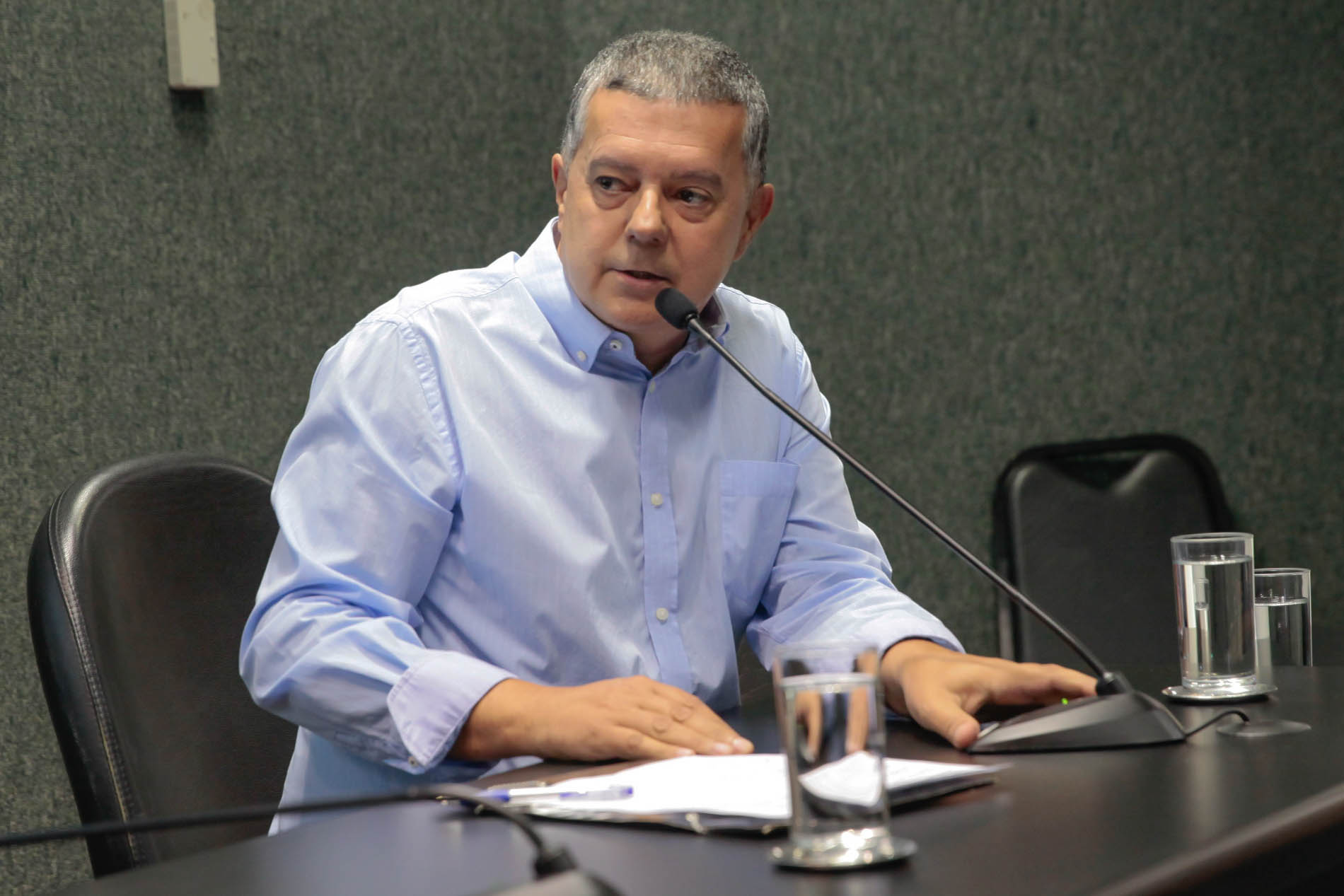 Diretor de Vigilância Epidemiológica da SES, Luis Antonio Silva. Comissão de Saúde - Audiência Pública sobre a prevenção da proliferação do mosquito da dengue. Foto: Luis Gustavo Debiasi/Agência AL