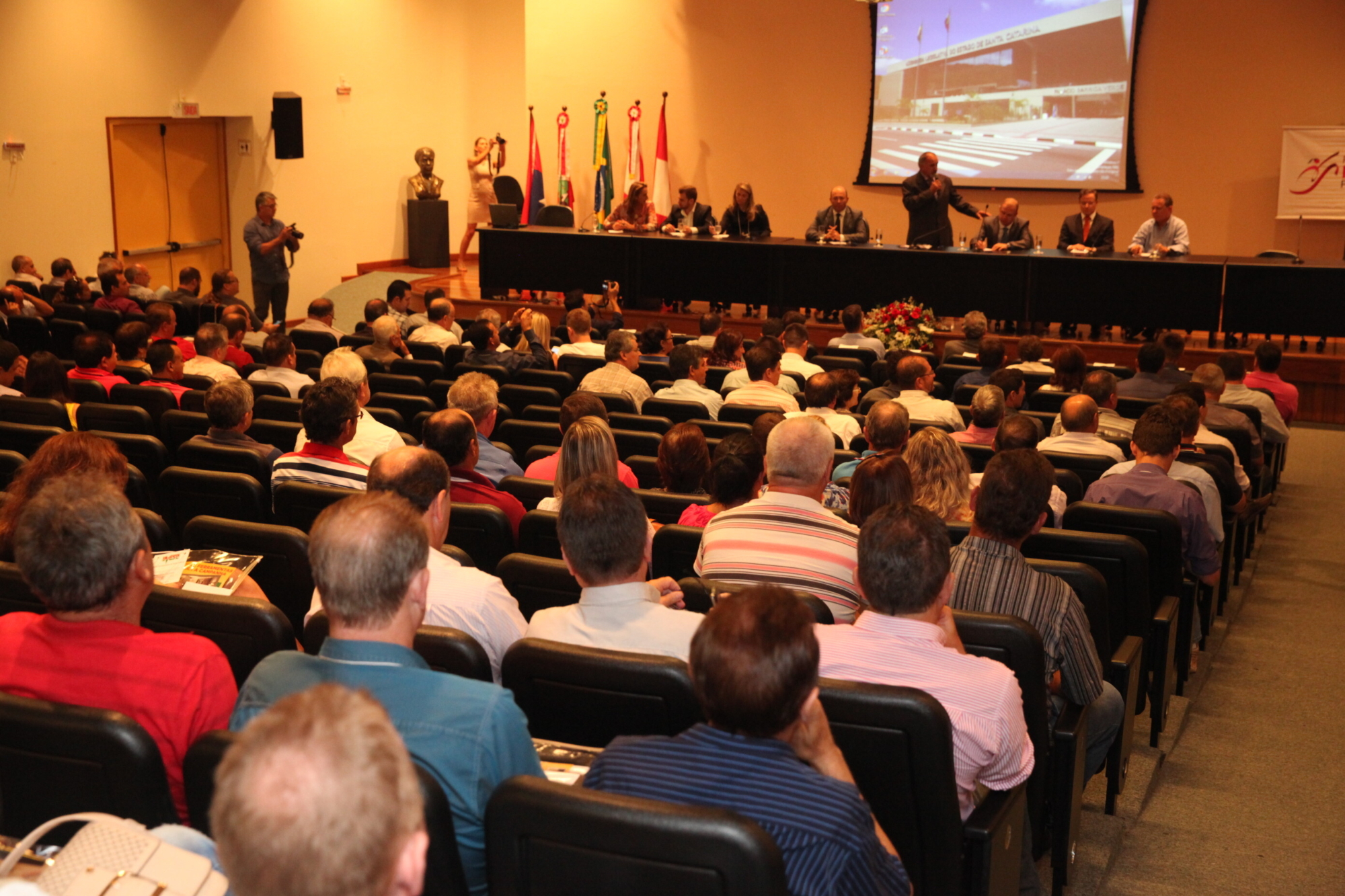 Encontro reúne vereadores catarinenses na Assembleia Legislativa