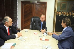 Parlamento recebe visita de membro da Embaixada da Itália