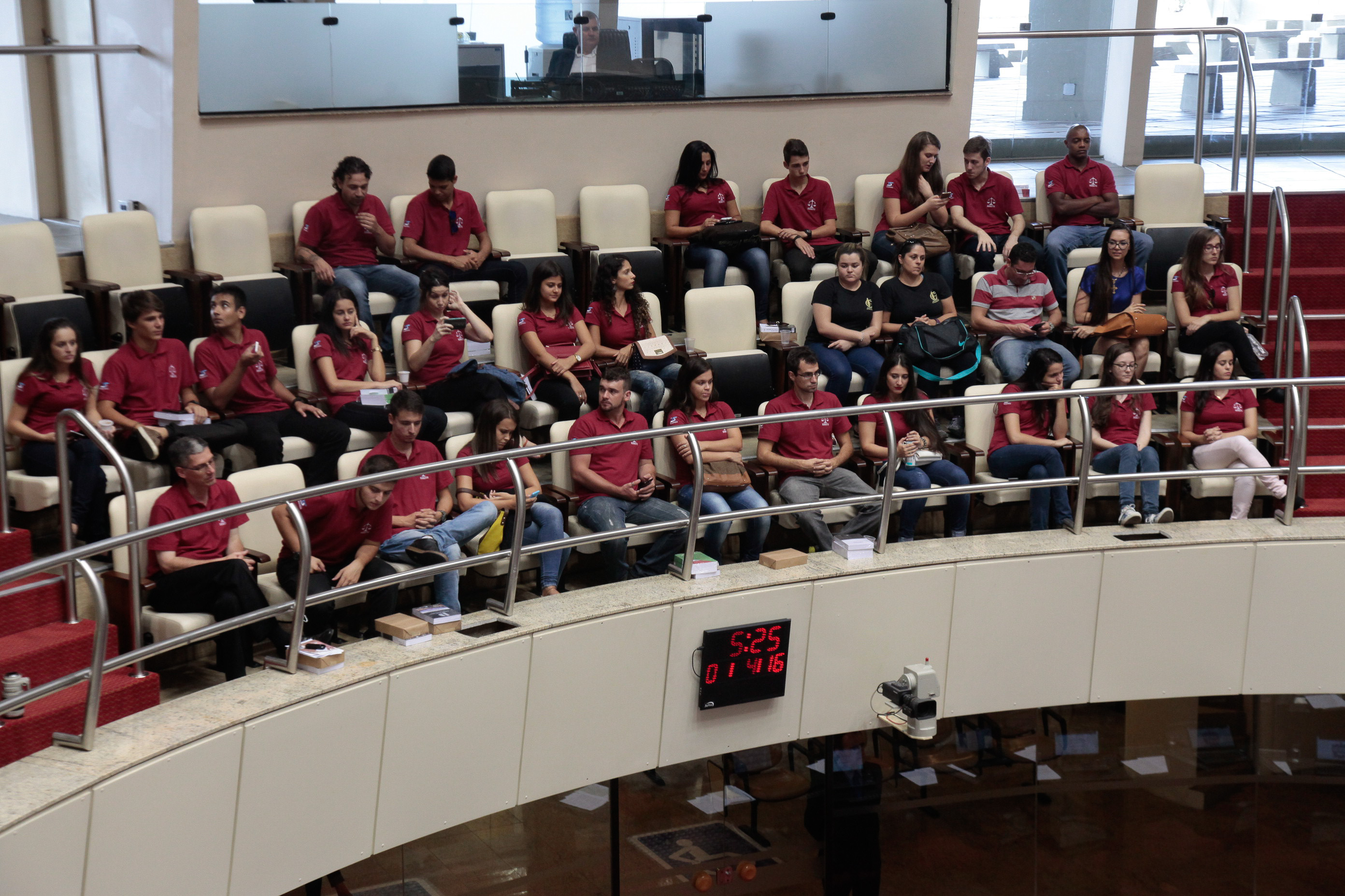 Sessão Ordinária. Alunos da 1ª fase do Curso de Direito. SINERGIA - Navegantes.