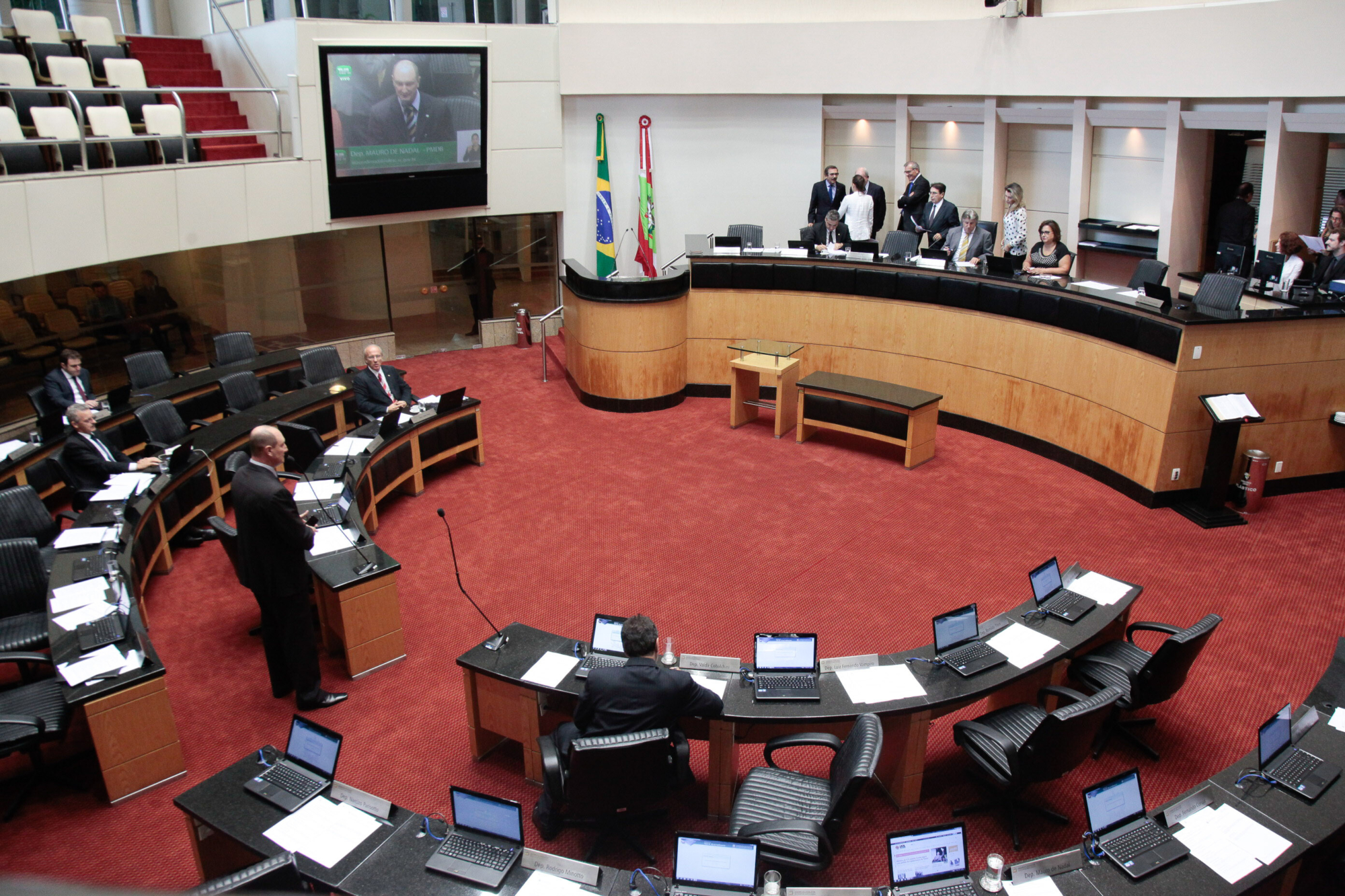 Deputados pedem abertura de CPI sobre falsificação de medicamentos em SC