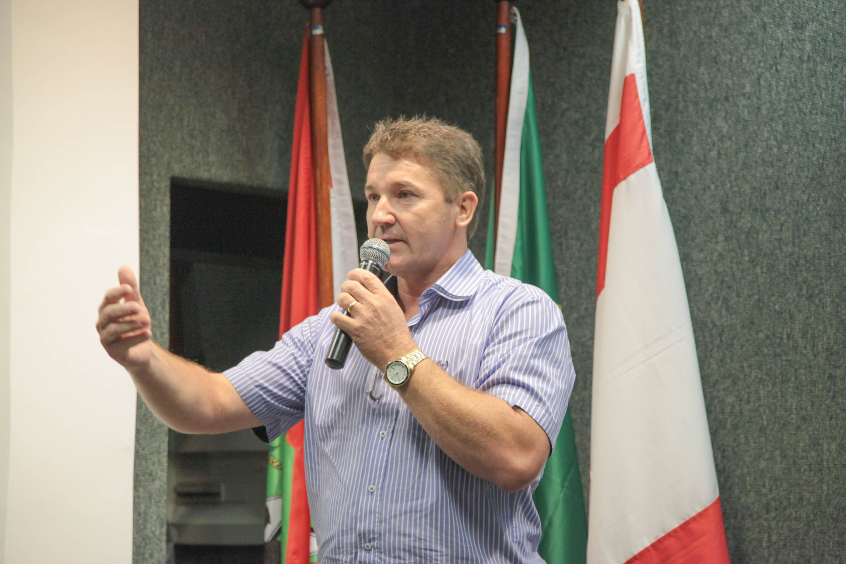 Celso Heidemann, Secretário Executivo da Associação de Municípios da Região de Laguna. Seminário de Constituição da Federação Catarinense das Associações de Agroturismo Acolhida na Colônia.
