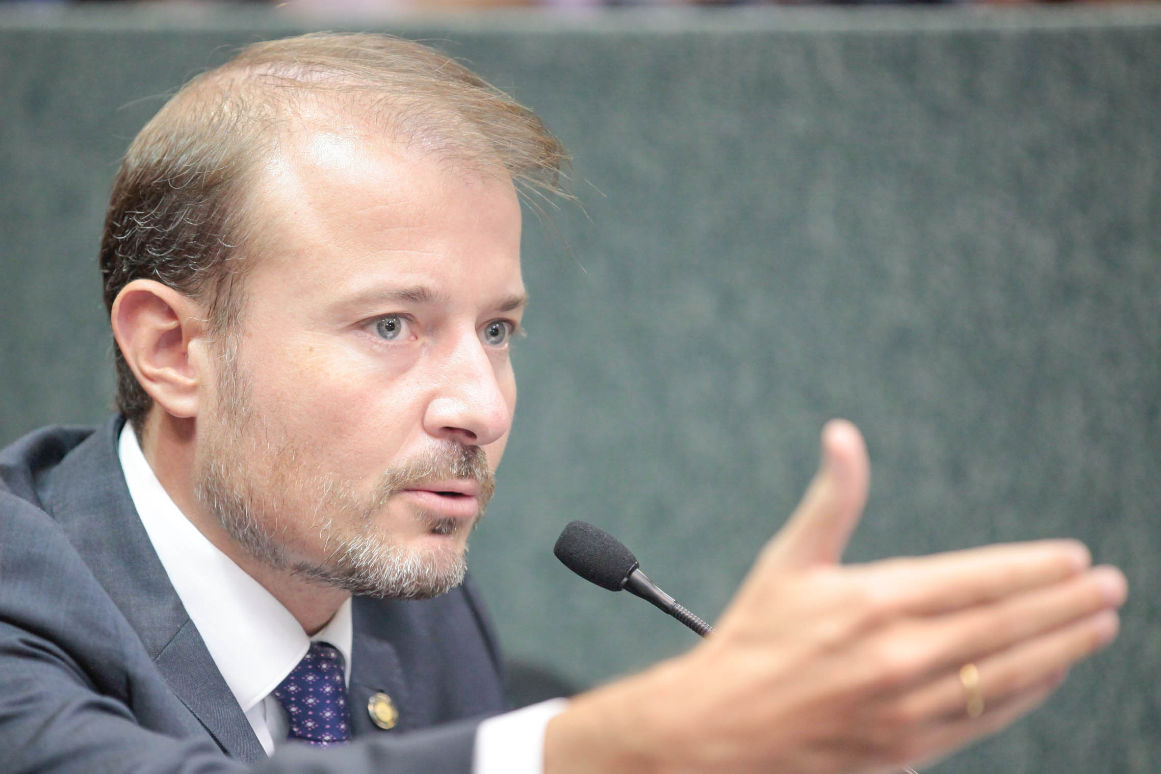 Deputado Gabriel Ribeiro(PSD). Comissão de Finanças e Tributação