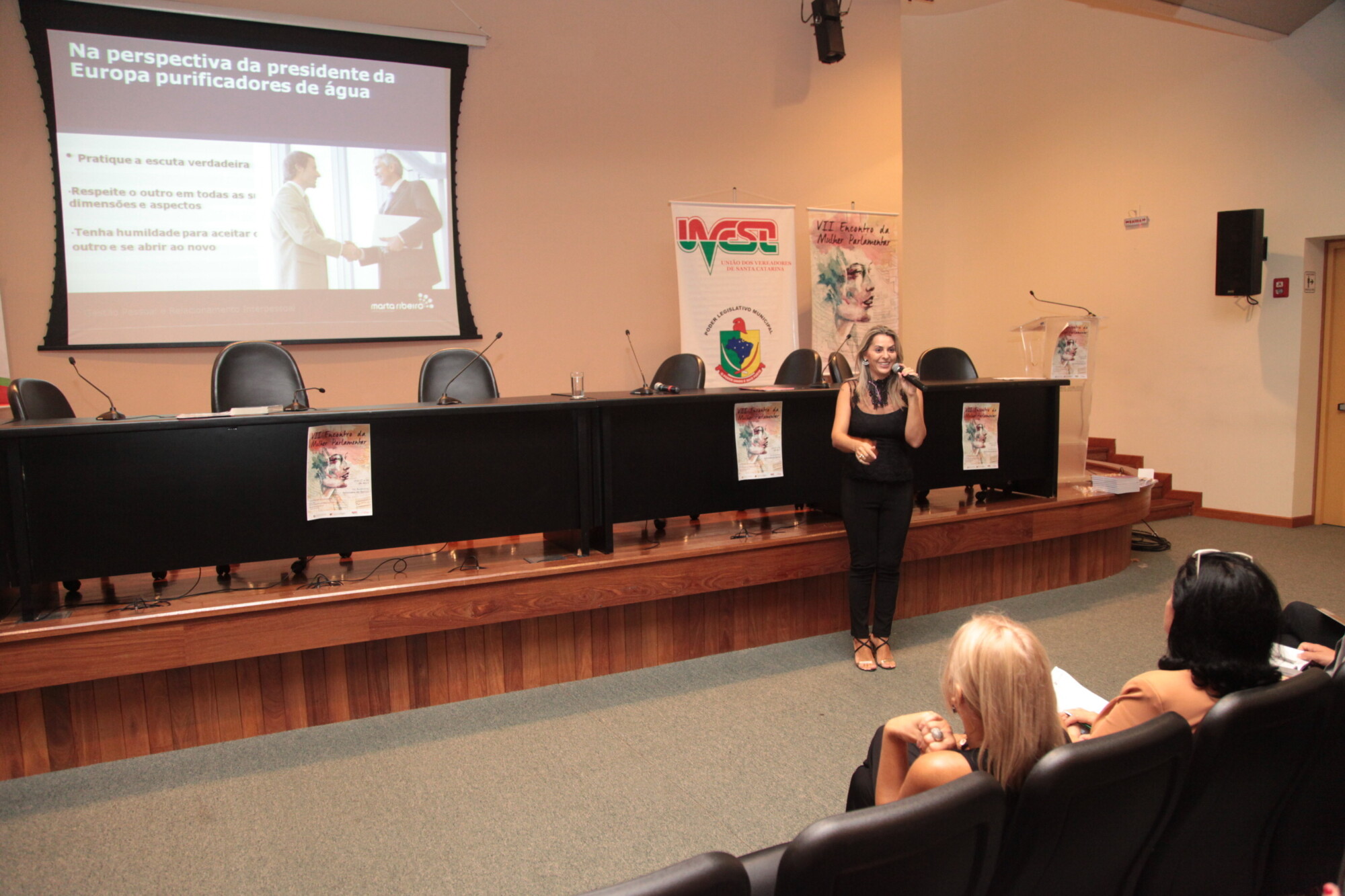 Palestra motivadora encerra 7º Encontro da Mulher Parlamentar