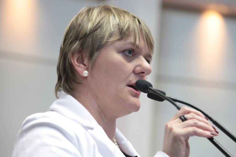 Deputada Luciane Carminatti