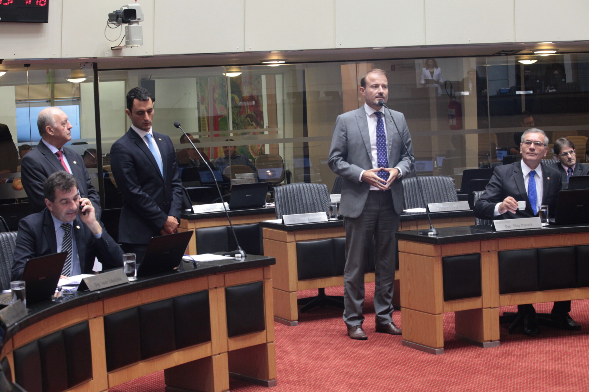 Projetos aprovados: deputados homenageiam ex-prefeito de Lages