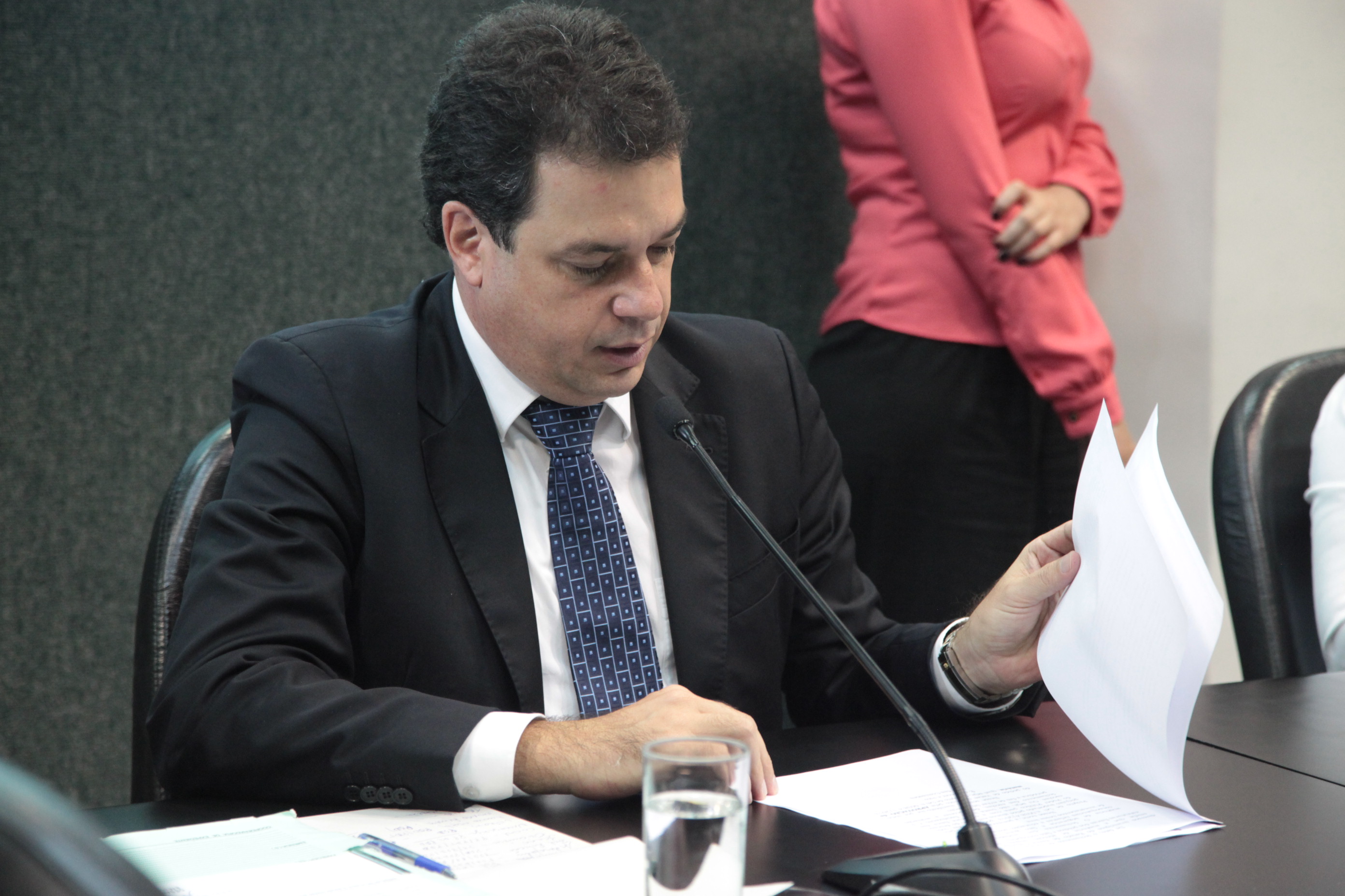 Deputado Rodrigo Minotto (PDT). Comissão de Educação. Foto: Fábio Queiroz / Agência AL