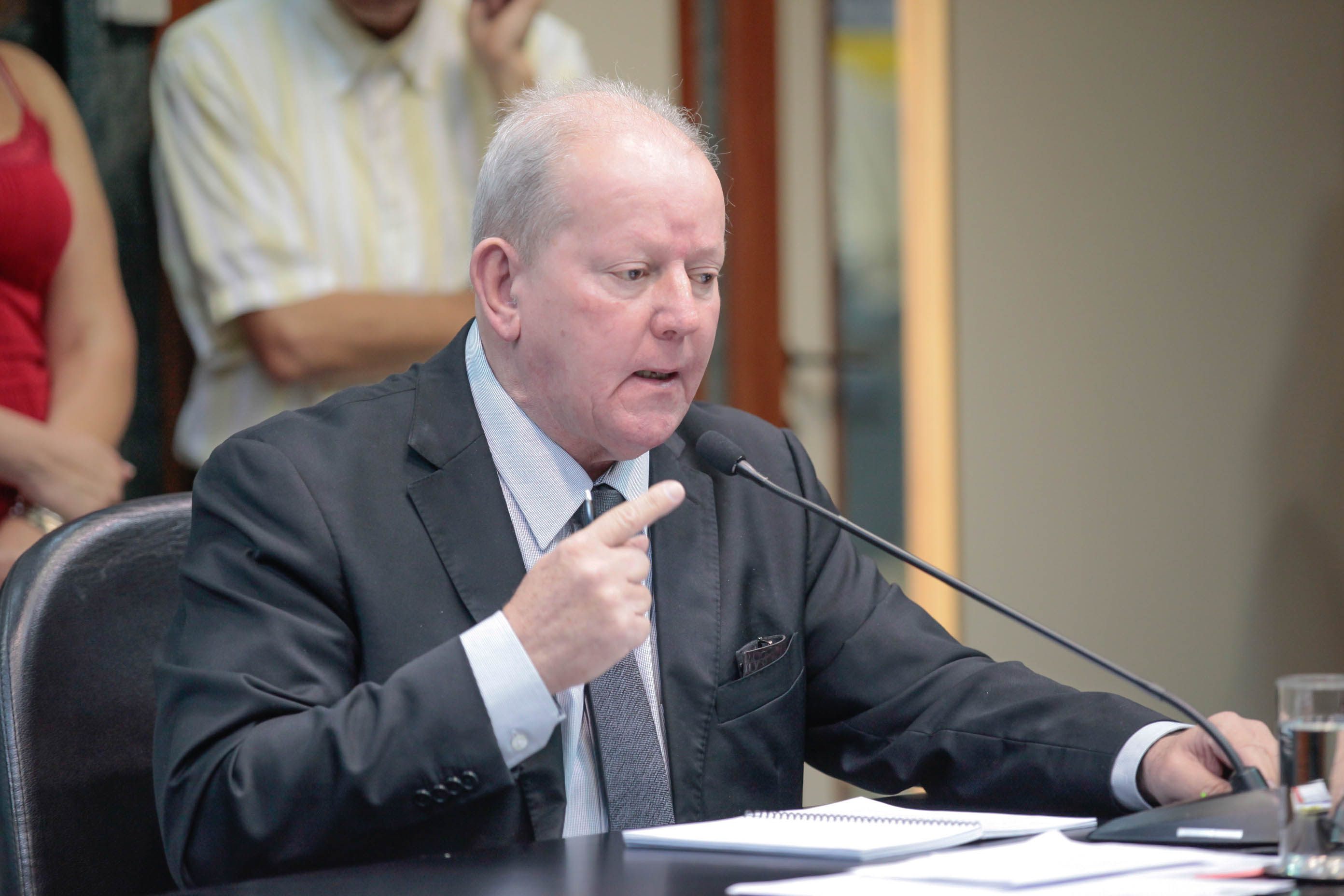 Deputado Marcos Vieira (PSDB) em Comissão de Constituição e Justiça