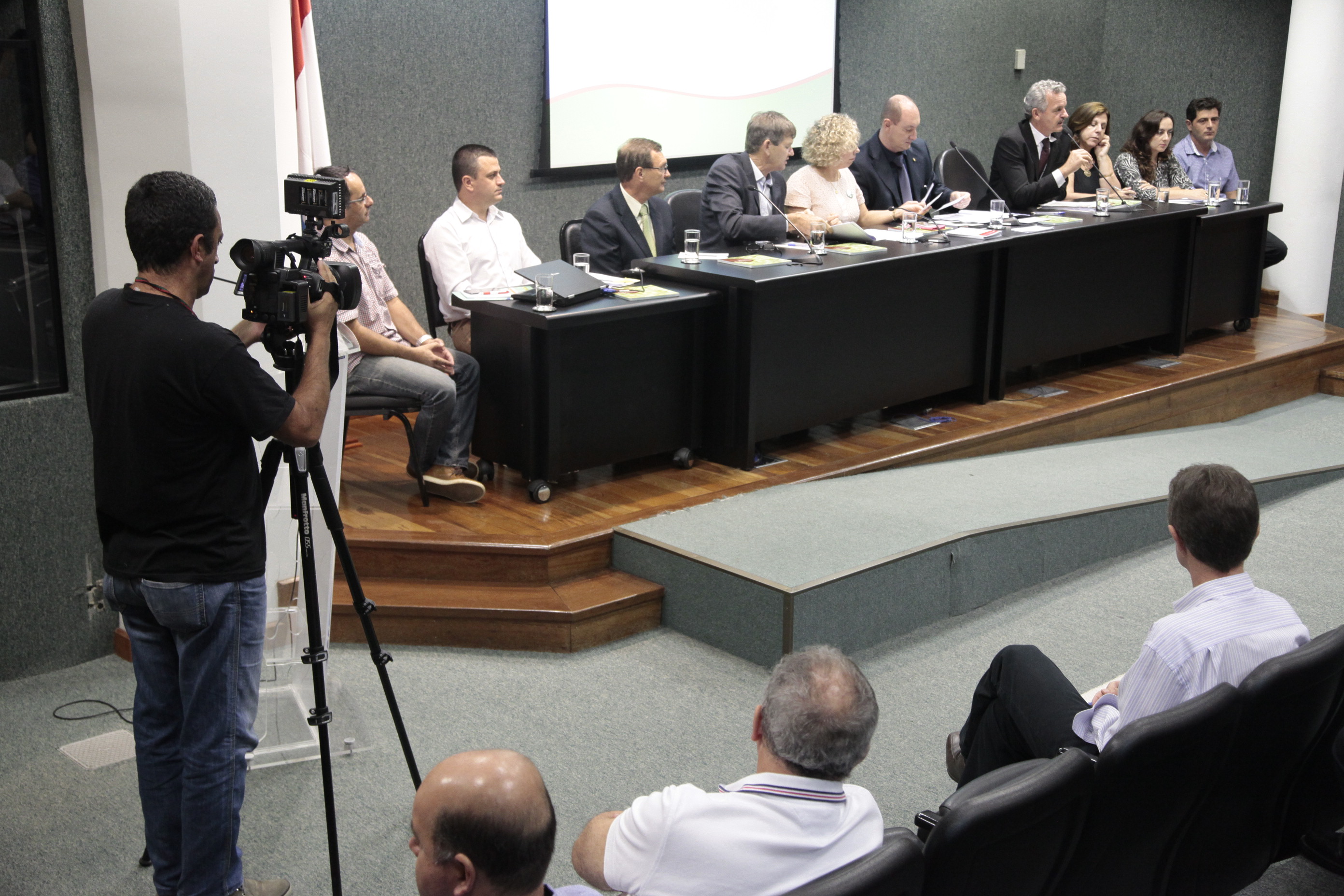 Audiência Pública sobre o Projeto de Lei nº 0035.1/2016, que Institui o Tratamento Favorecido e Simplificado para o Microprodutor Primário do Estado de Santa Catarina.