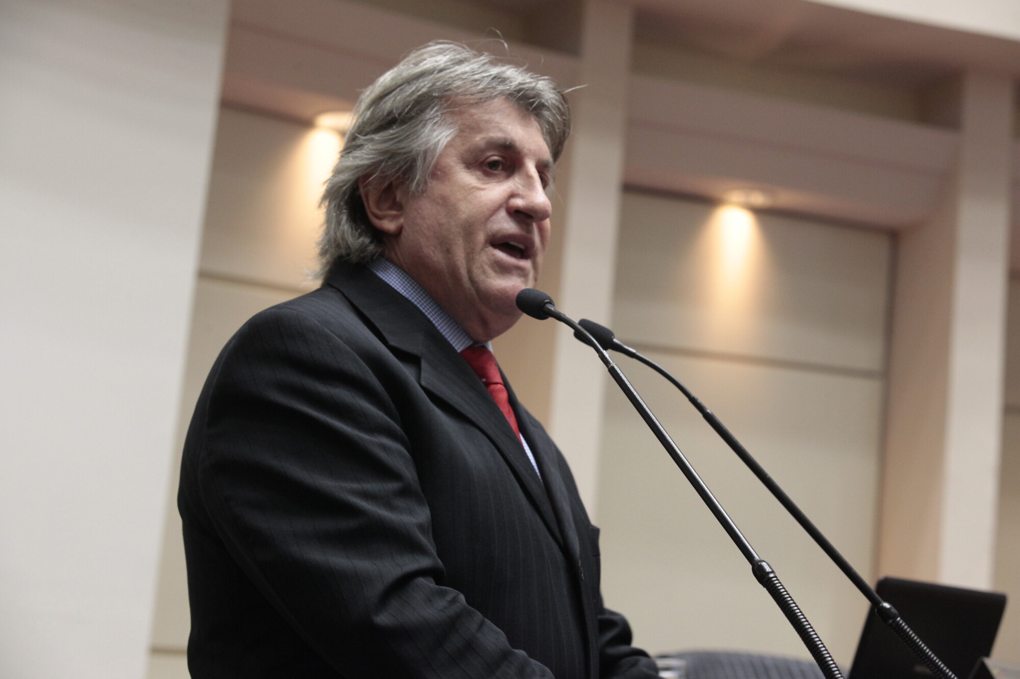 Deputado Leonel Pavan