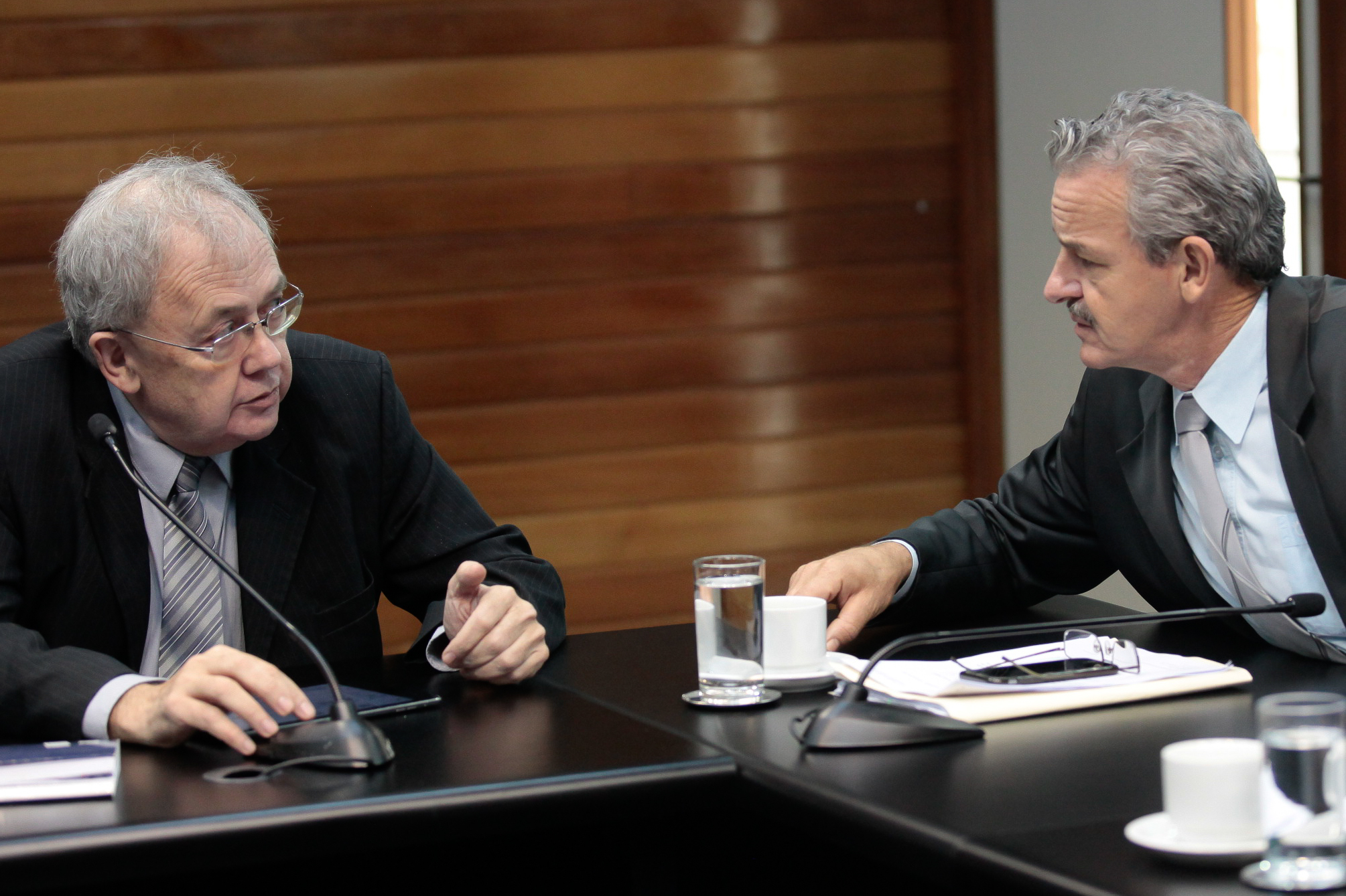 Deputado Fernando Coruja (PMDB) [e] e Deputado Dirceu Dresch (PT) em Comissão de Trabalho, Administração e Serviço Público