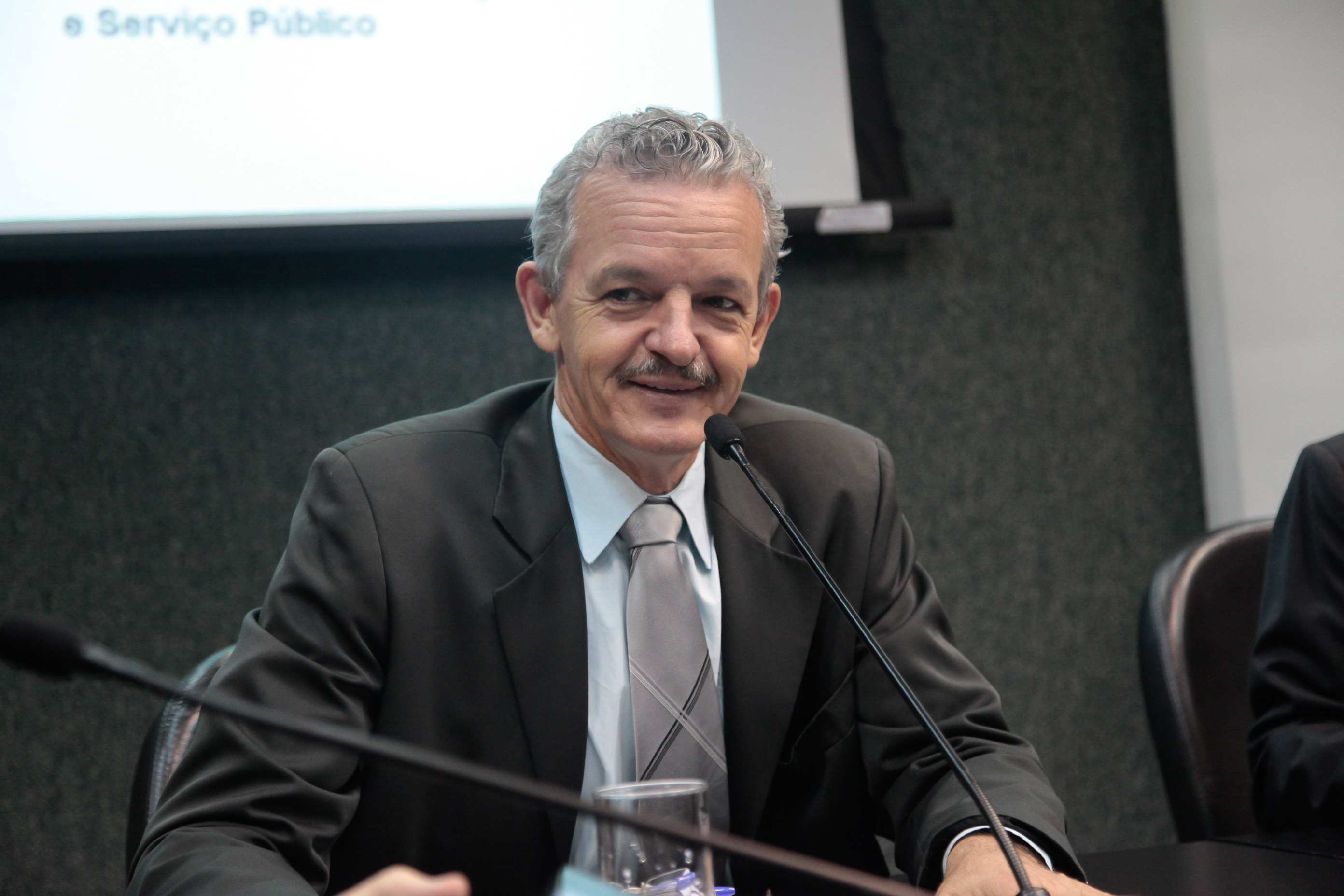Deputado Dirceu Dresch (PT) em Comissão de Trabalho, Administração e Serviço Público