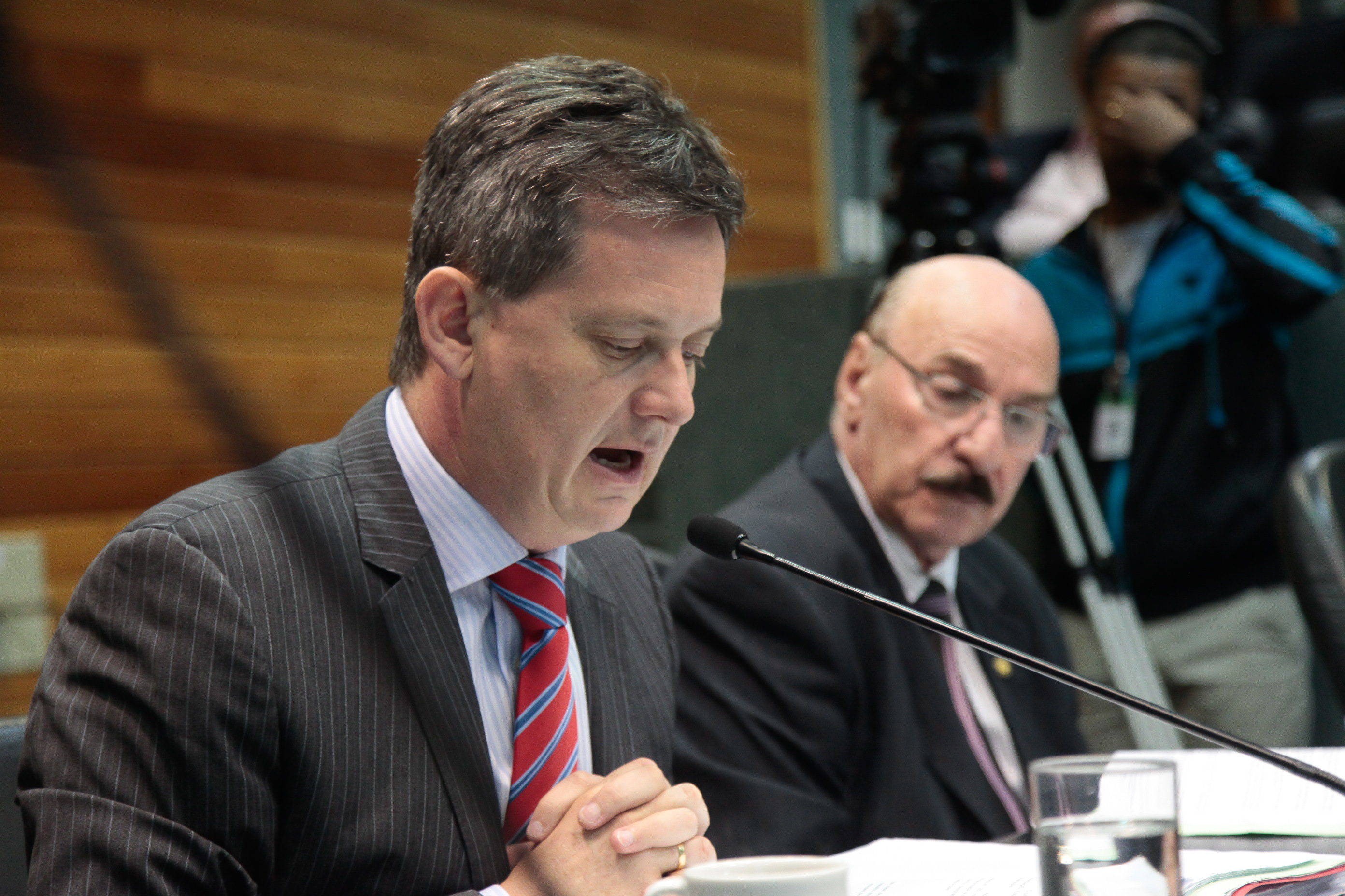 Deputado Jean Kuhlmann (PSD) em Comissão de Trabalho, Administração e Serviço Público