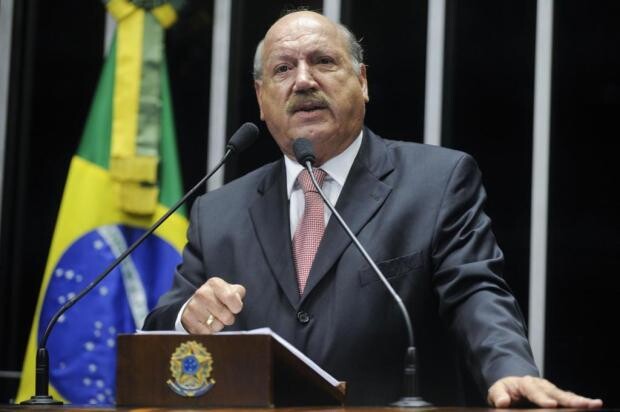 Sessão solene e lançamento de livro marcam 1º ano da morte de Luiz Henrique