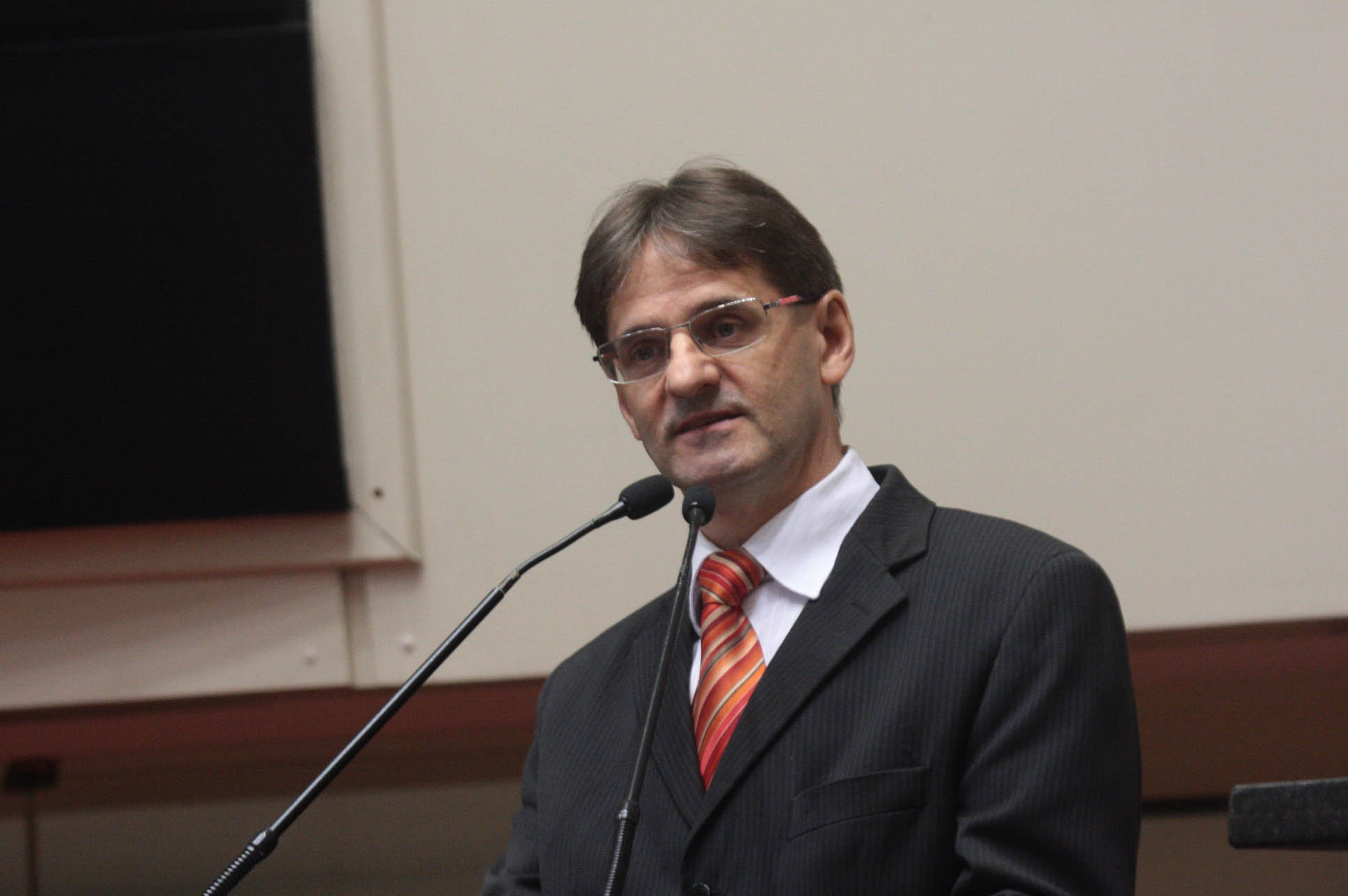Deputado Neodi Saretta (PT). Sessão Ordinária.