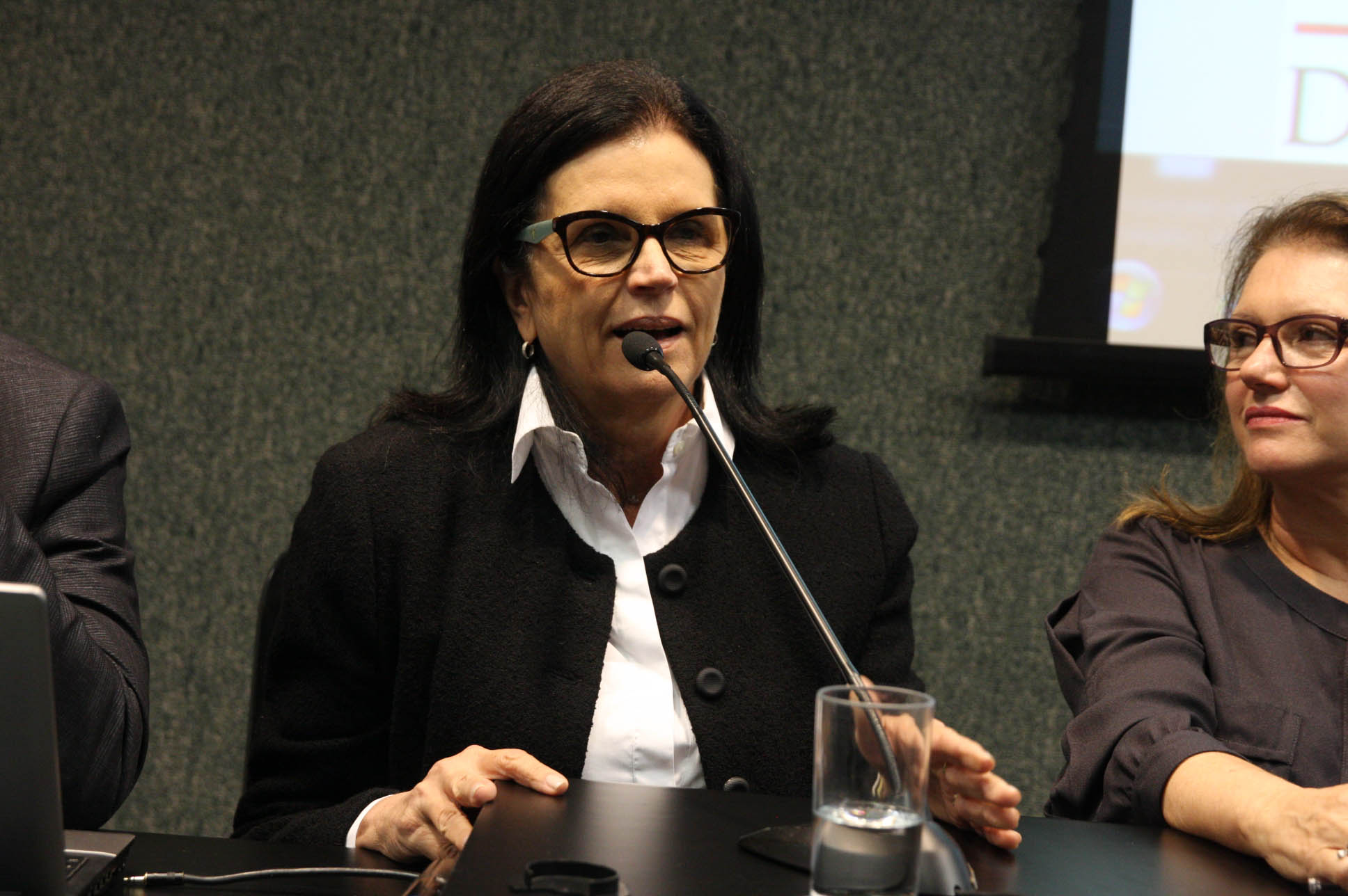 Ângela Amin. Comissão da Saúde - Idade Correta para Exame de Mamografia