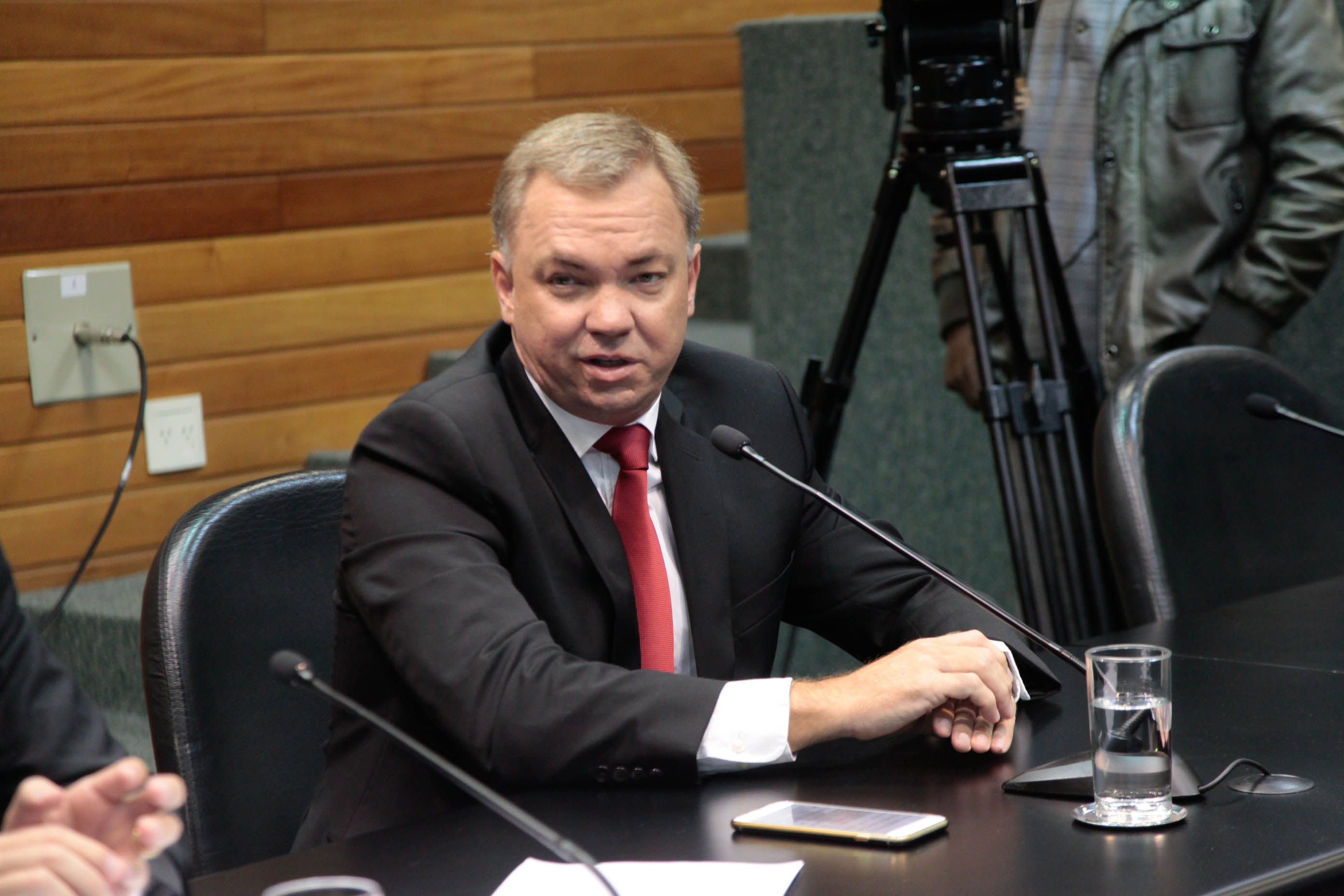 Deputado Gean Loureiro (PMDB) em Comissão de Finanças e Tributação