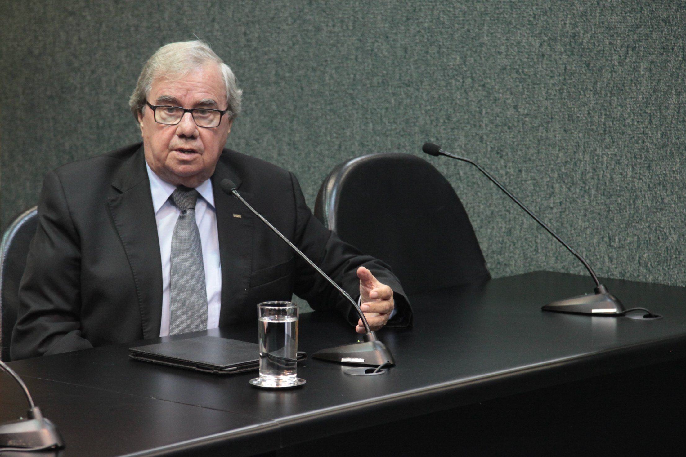 Reunião da Comissão Parlamentar de Inquérito para investigar a falsificação de medicamentos em Santa Catarina. Pedro Lopes.