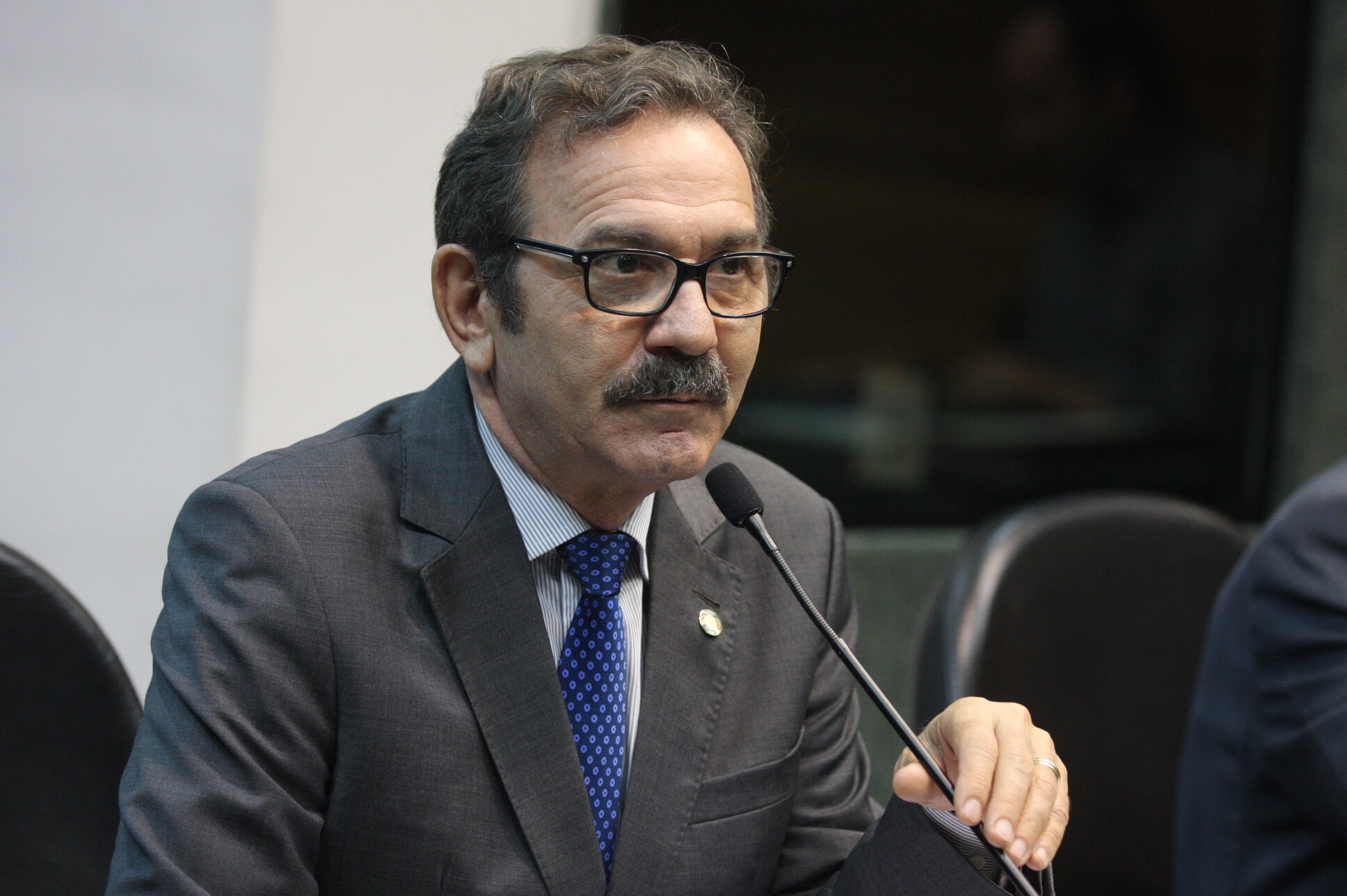 Deputado Serafim Venzon, presidente da comissão