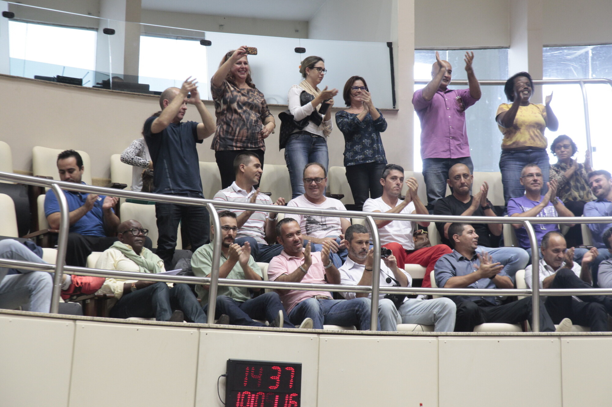 Deputados querem incluir técnicos em PLC que altera carreira de agentes