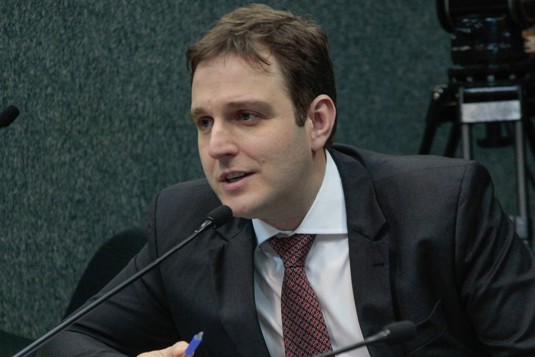 Deputado Ricardo Guidi (PSD) em Comissão de Constituição e Justiça