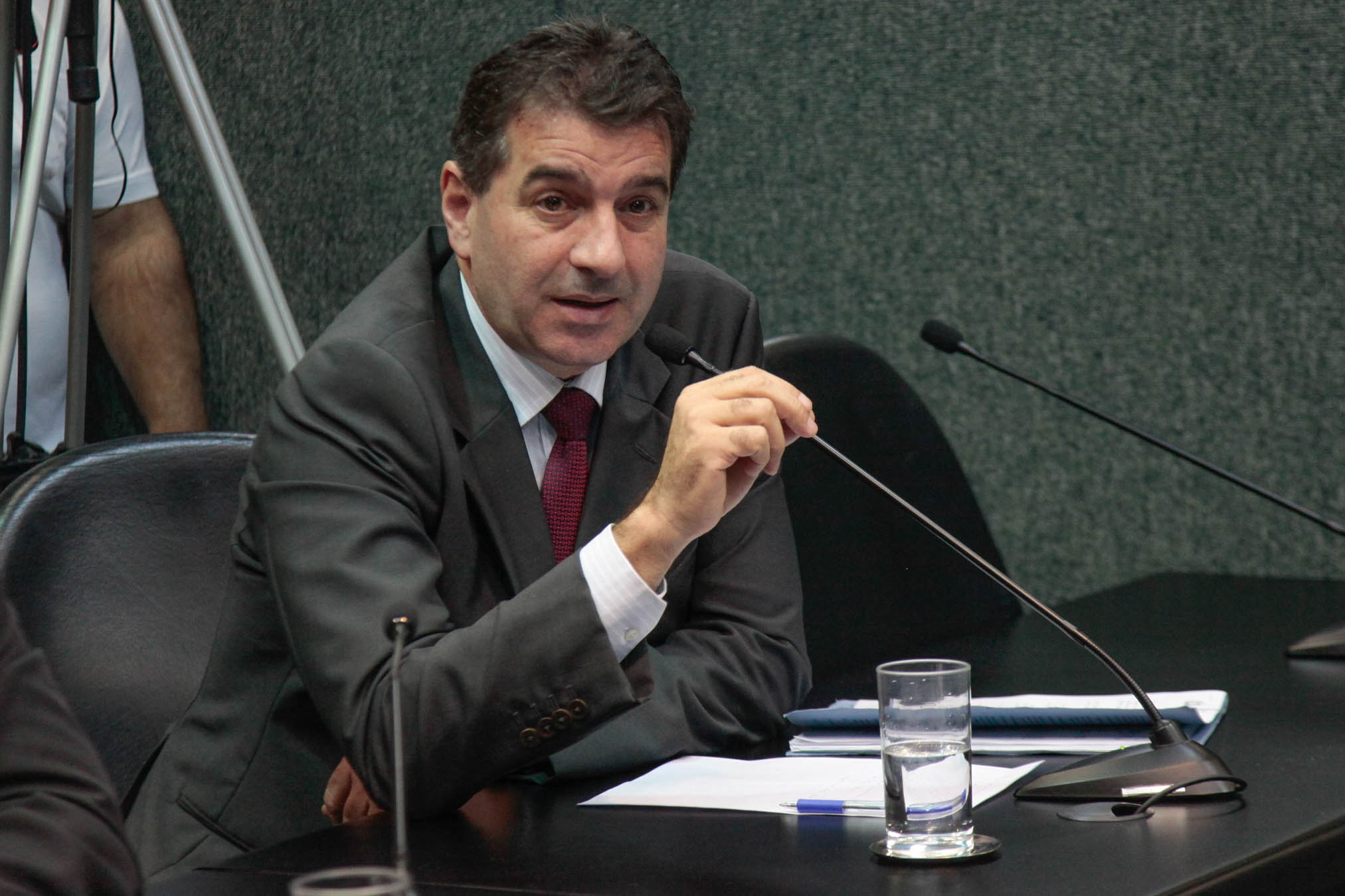 Deputado Valdir Cobalchini (PMDB) em Comissão de Constituição e Justiça