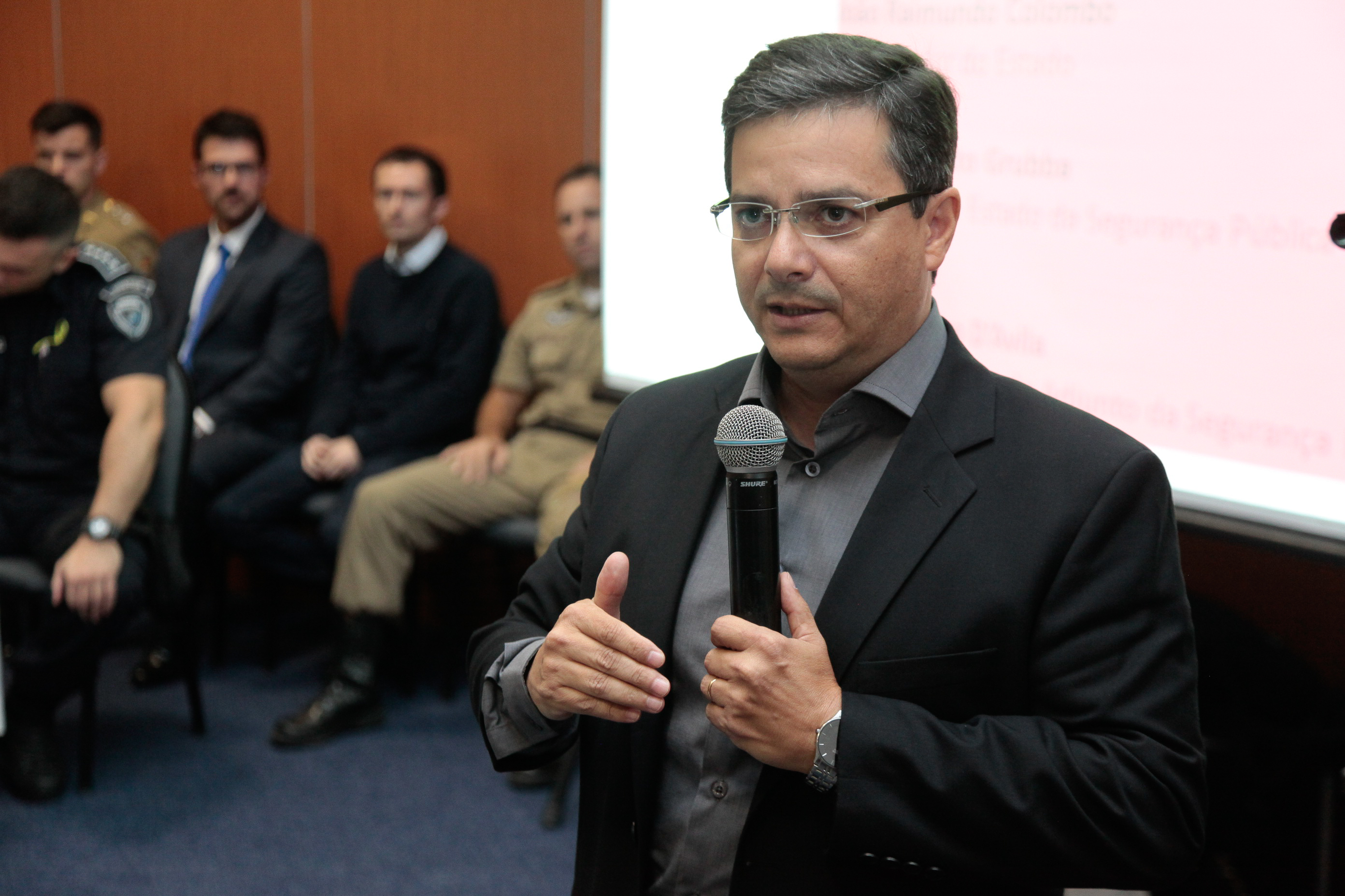 Audiência Pública sobre Segurança - Canasvieiras. Secretário Adjunto de Segurança Aldo Pinheiro D'Avila.