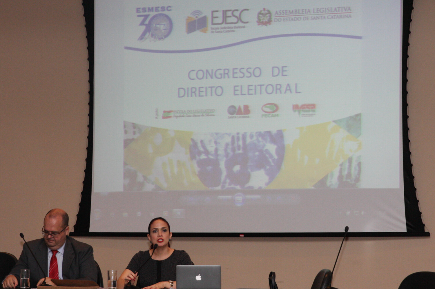 Congresso debate propaganda e condutas vedadas nas eleições