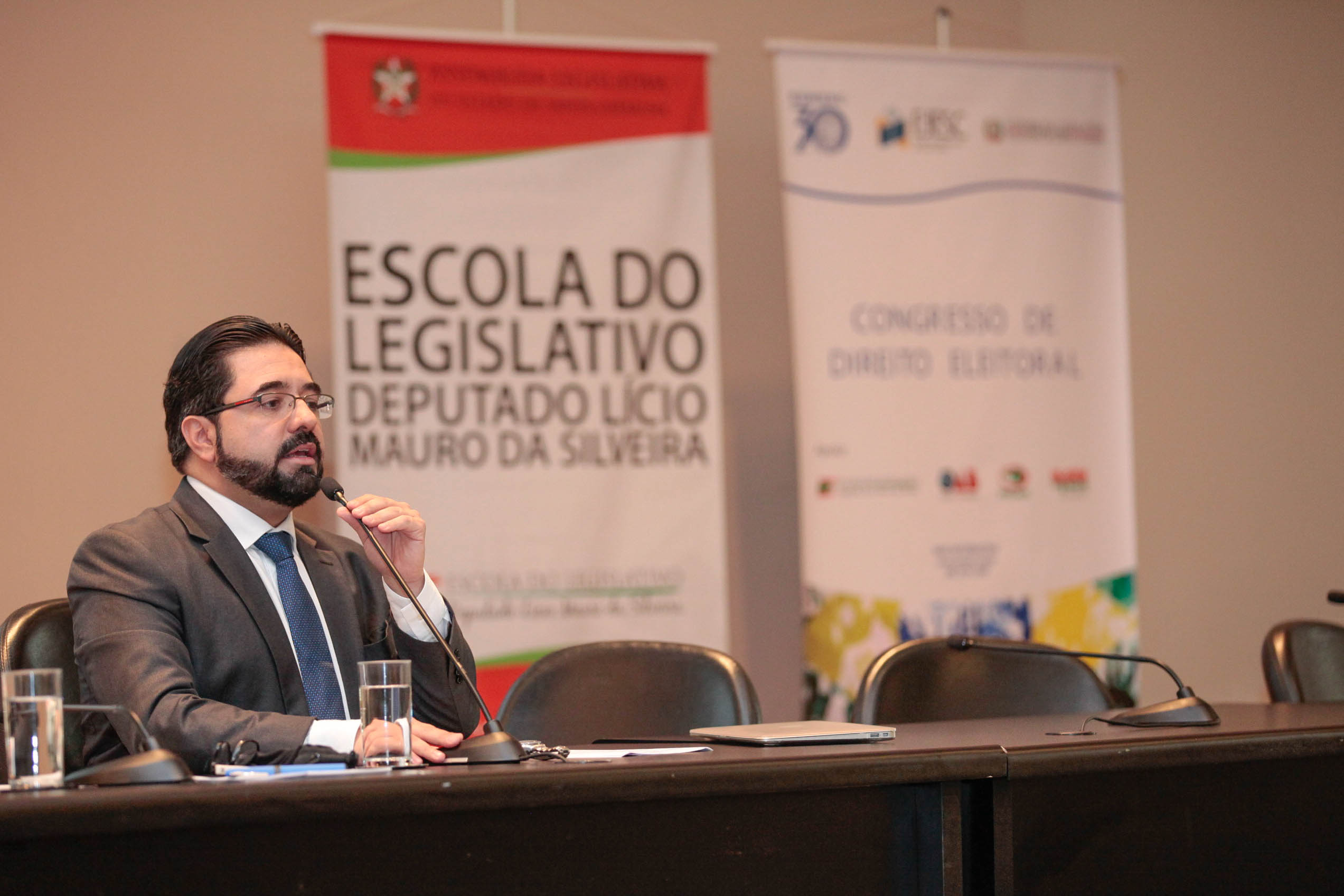 Congresso de Direito  Eleitoral.