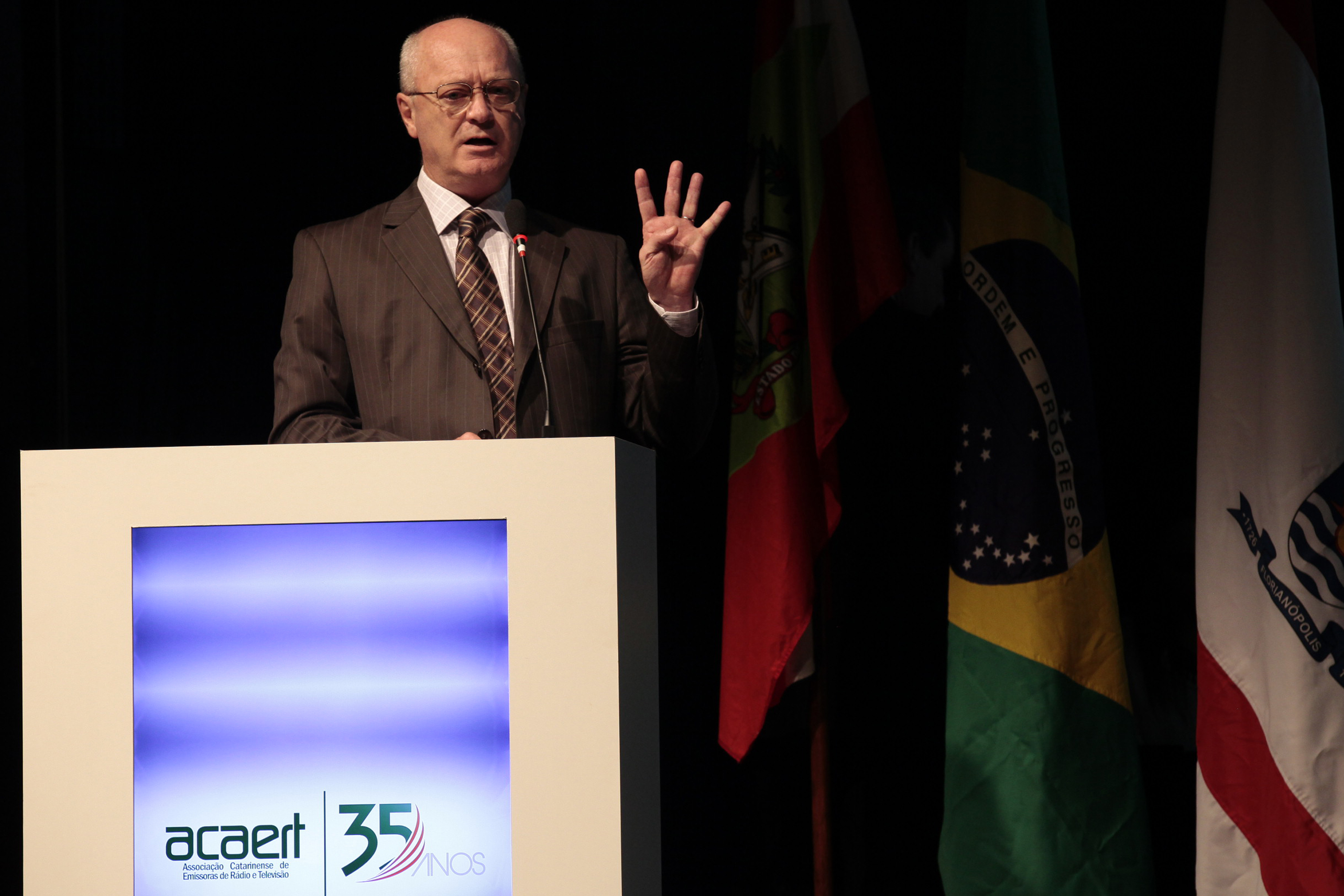 Congresso Catarinense de Rádio e Televisão.